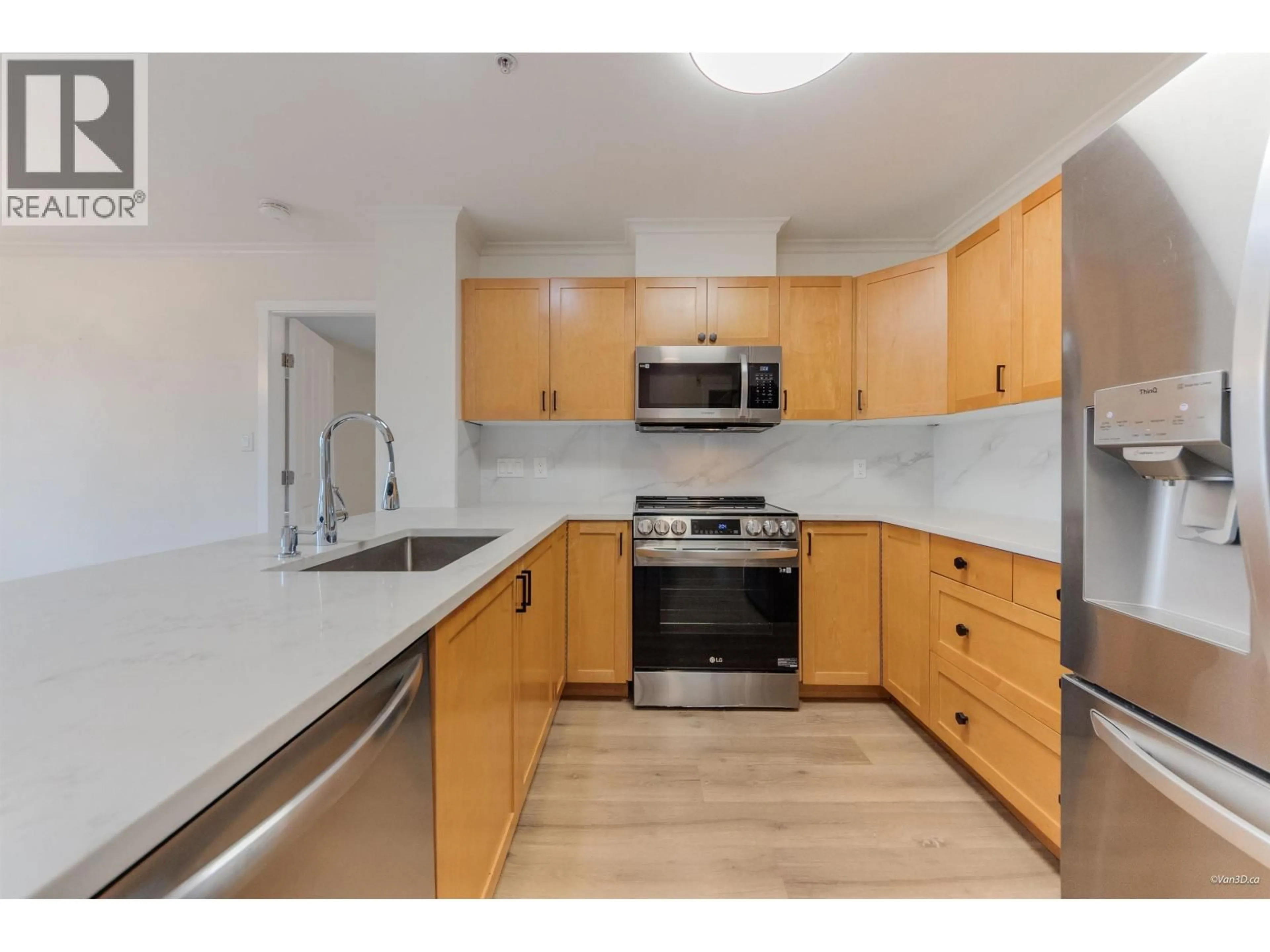 Standard kitchen, unknown for 407 - 38 SEVENTH AVENUE, New Westminster British Columbia V3L5W2