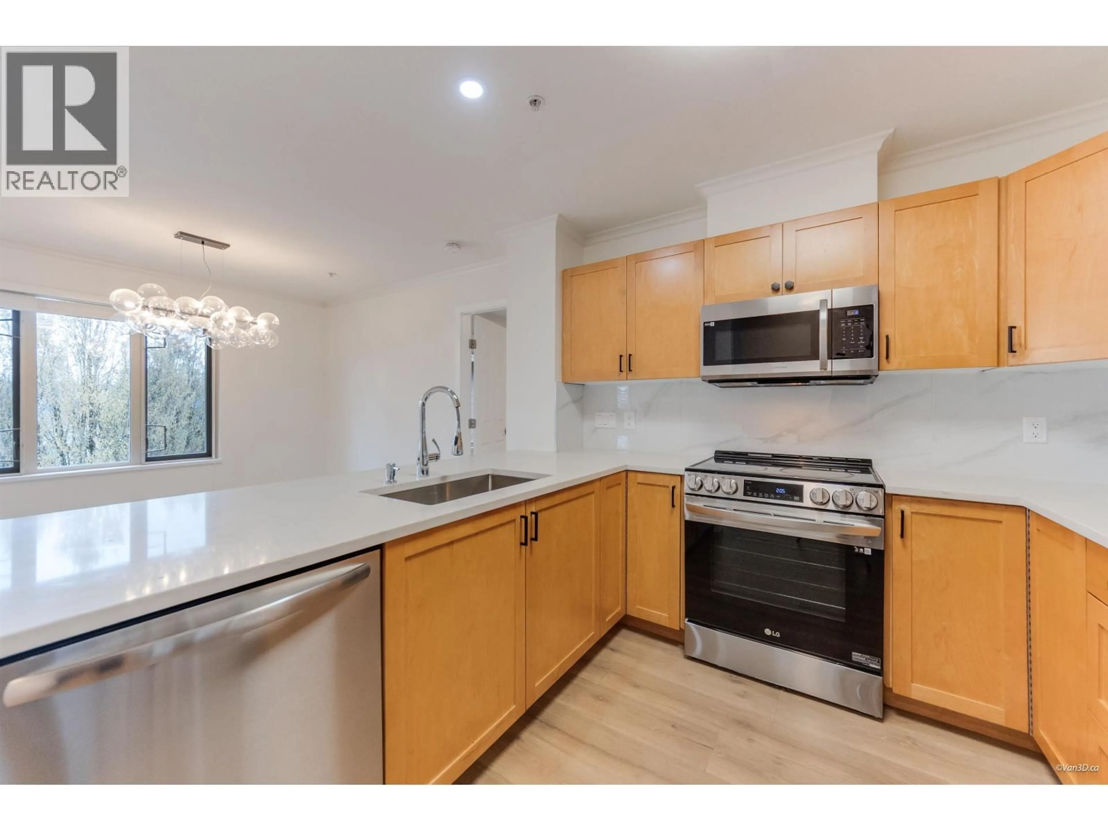 Standard kitchen, unknown for 407 - 38 SEVENTH AVENUE, New Westminster British Columbia V3L5W2