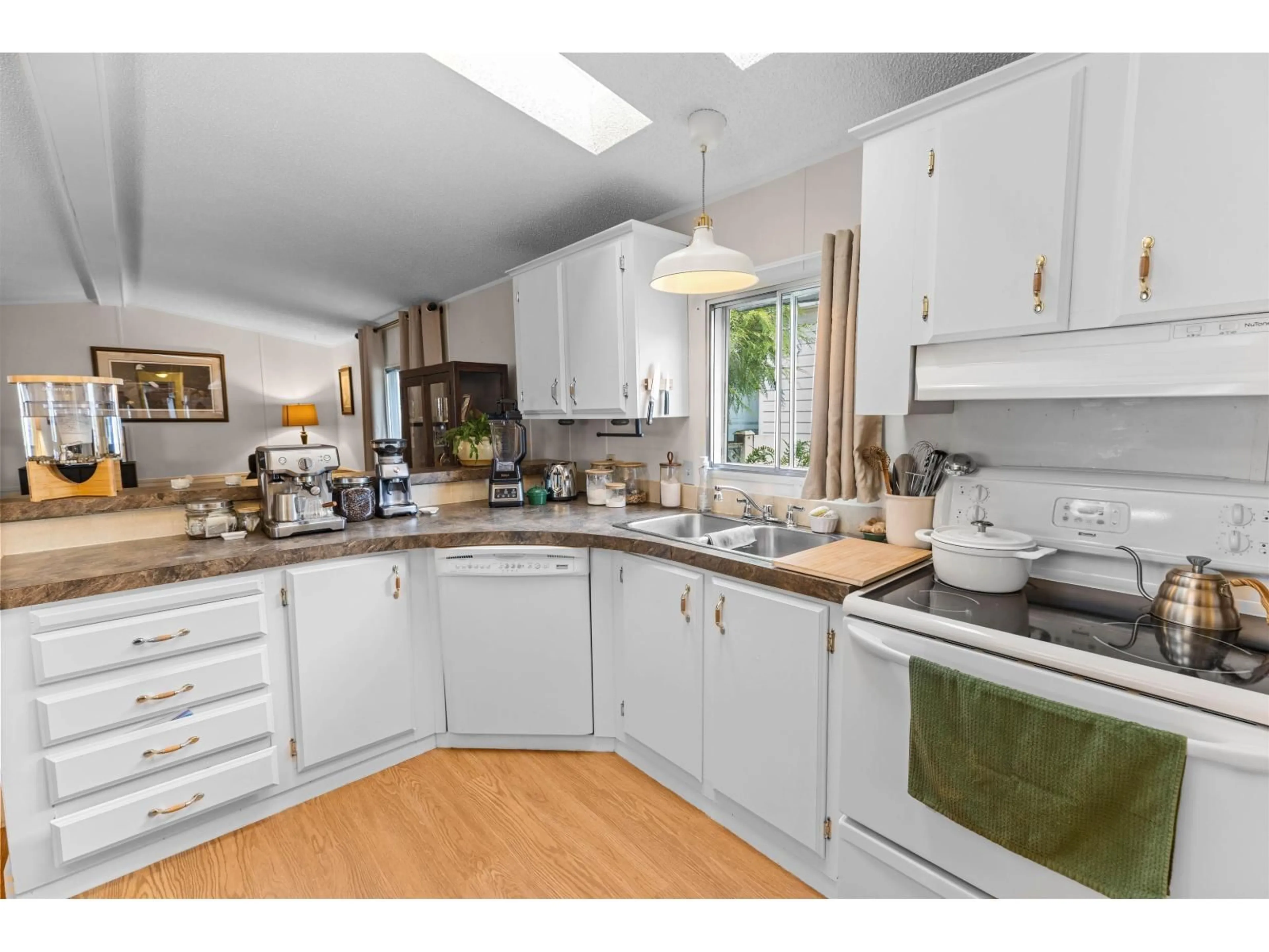 Open concept kitchen, unknown for 15 - 10221 WILSON STREET, Mission British Columbia V4S1E2