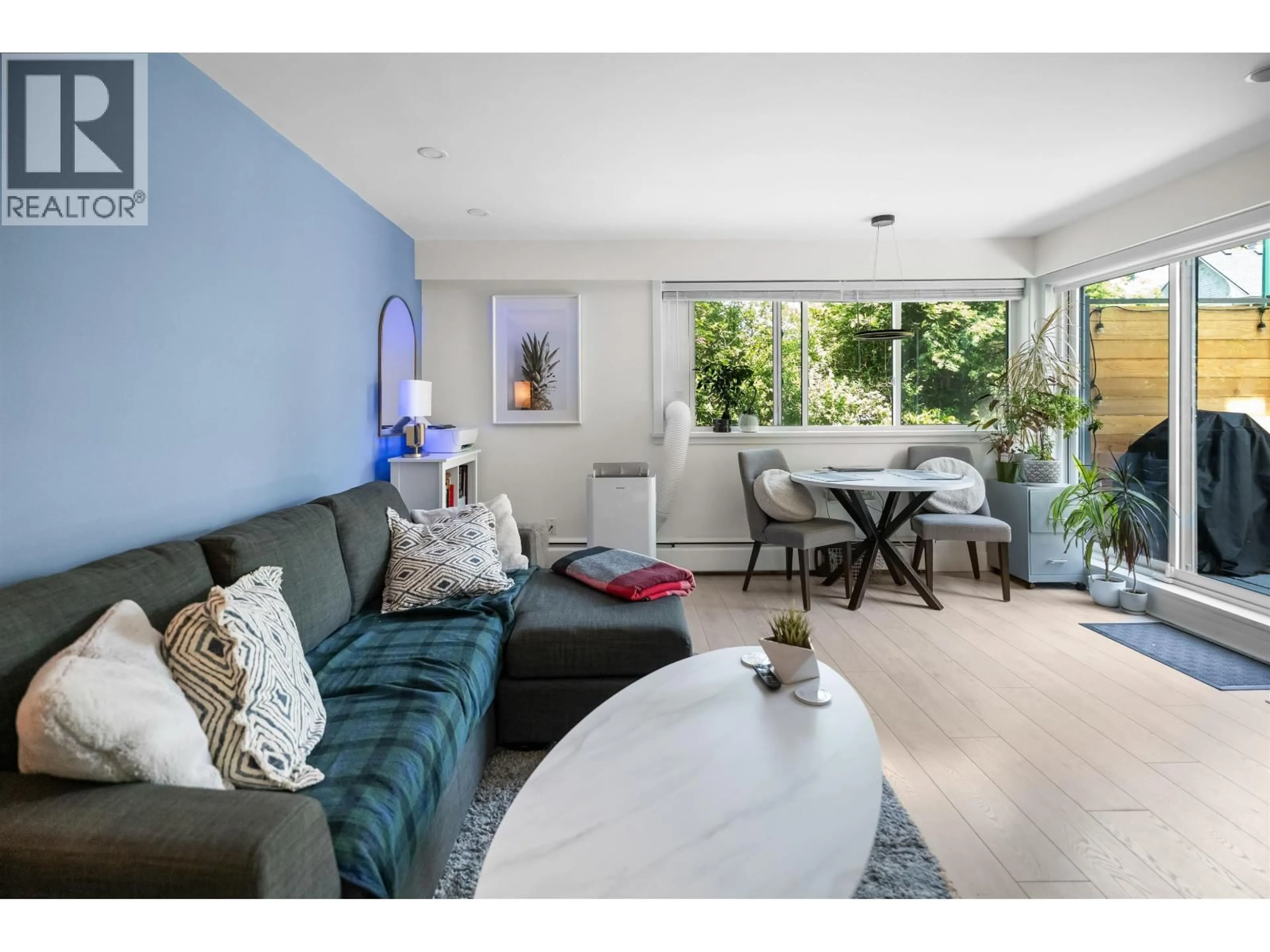 Living room with furniture, unknown for 101 - 2121 6TH AVENUE, Vancouver British Columbia V6K1V5