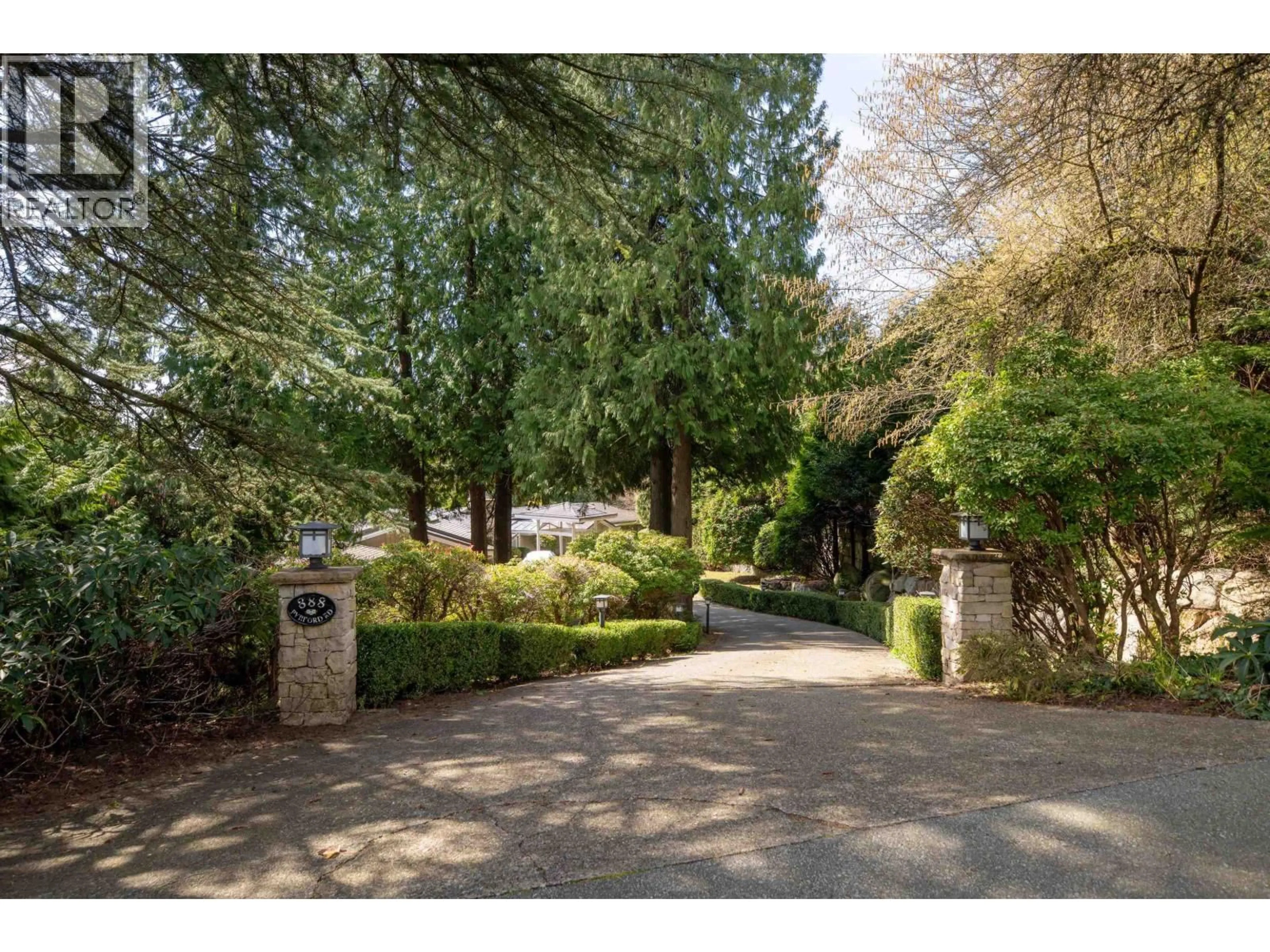 A pic from outside/outdoor area/front of a property/back of a property/a pic from drone, street for 888 PYRFORD ROAD, West Vancouver British Columbia V7S2A1