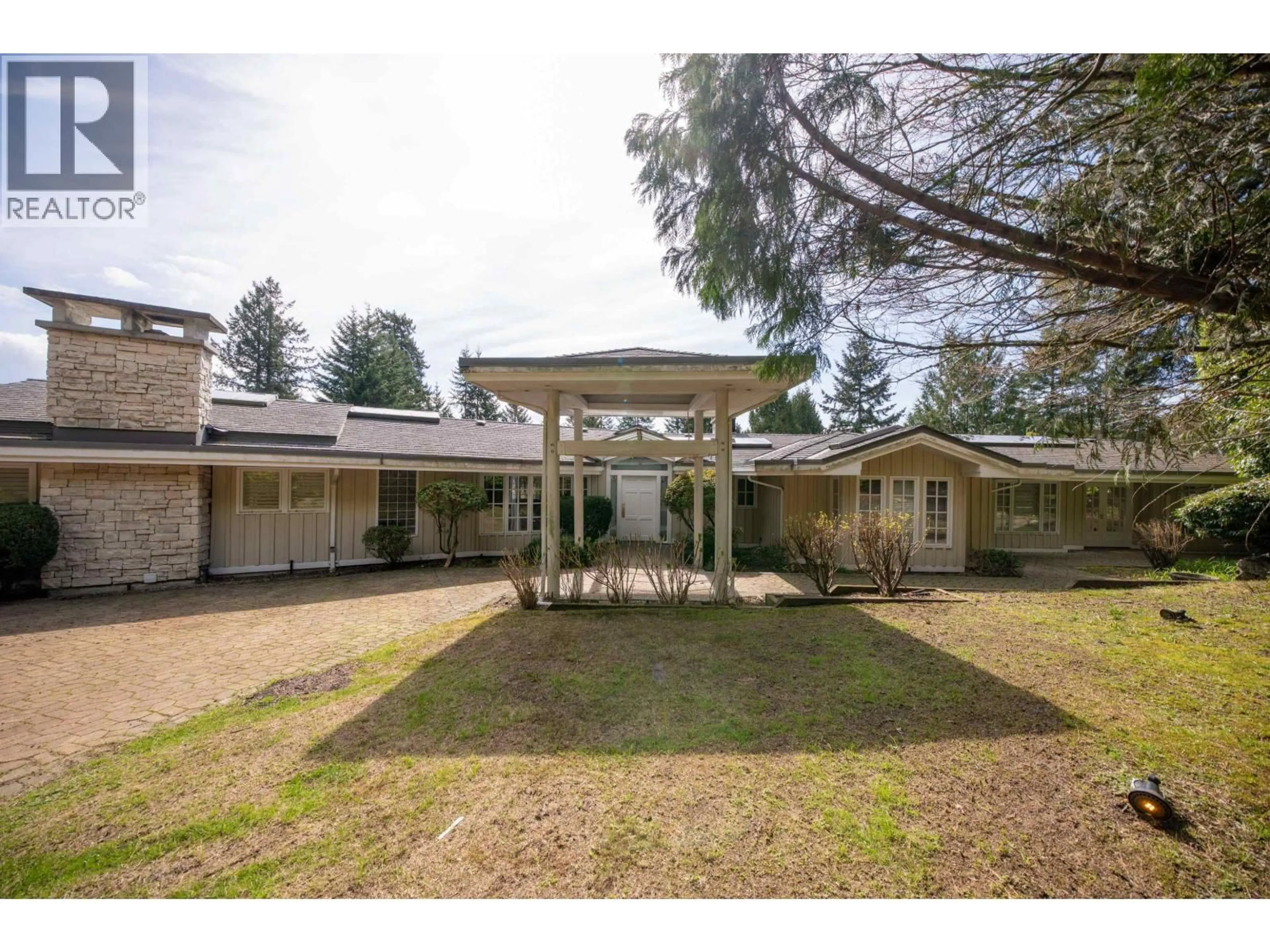 A pic from outside/outdoor area/front of a property/back of a property/a pic from drone, street for 888 PYRFORD ROAD, West Vancouver British Columbia V7S2A1