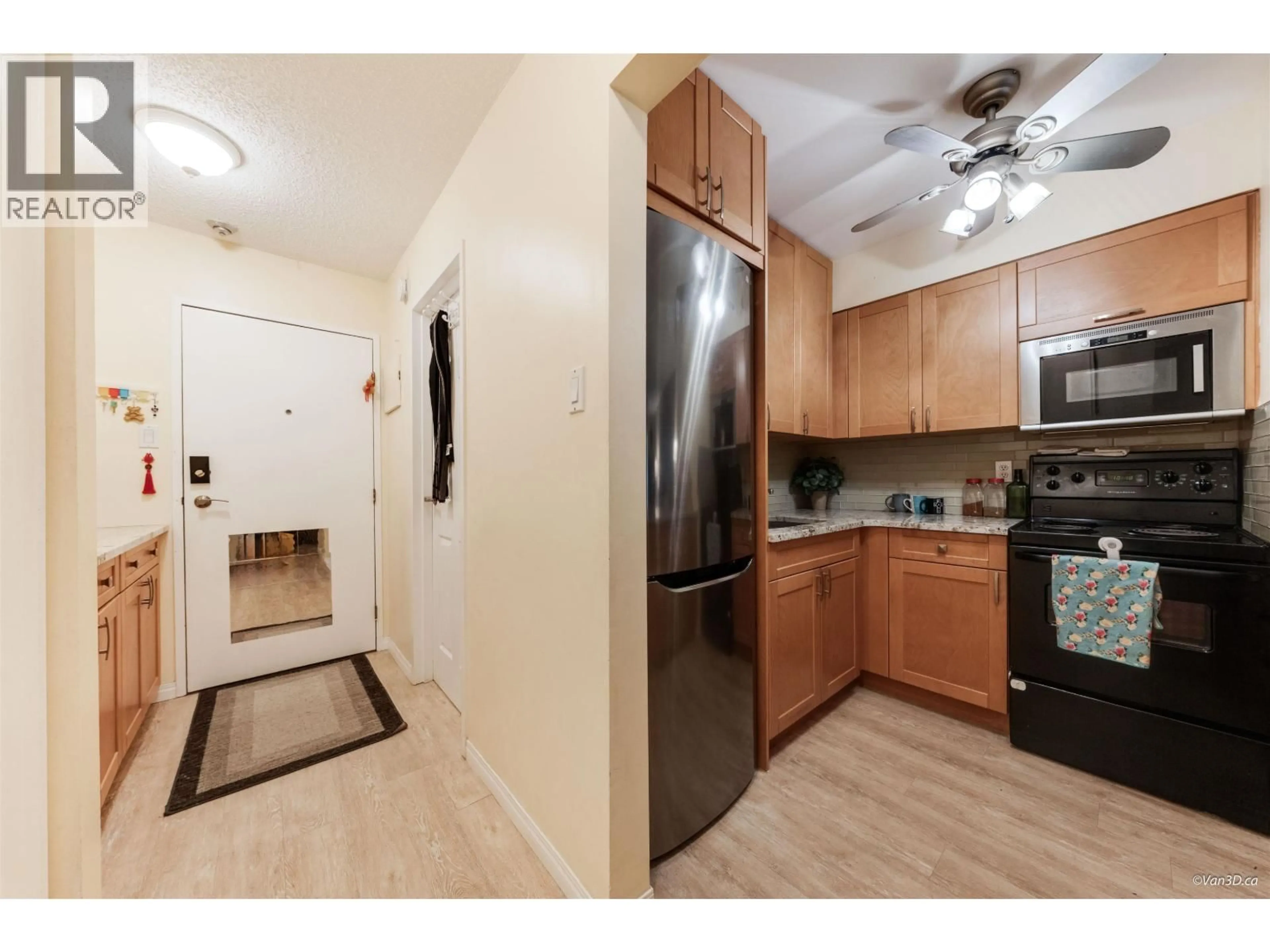 Standard kitchen, unknown for 210 - 1545 2ND AVENUE, Vancouver British Columbia V5N1C8