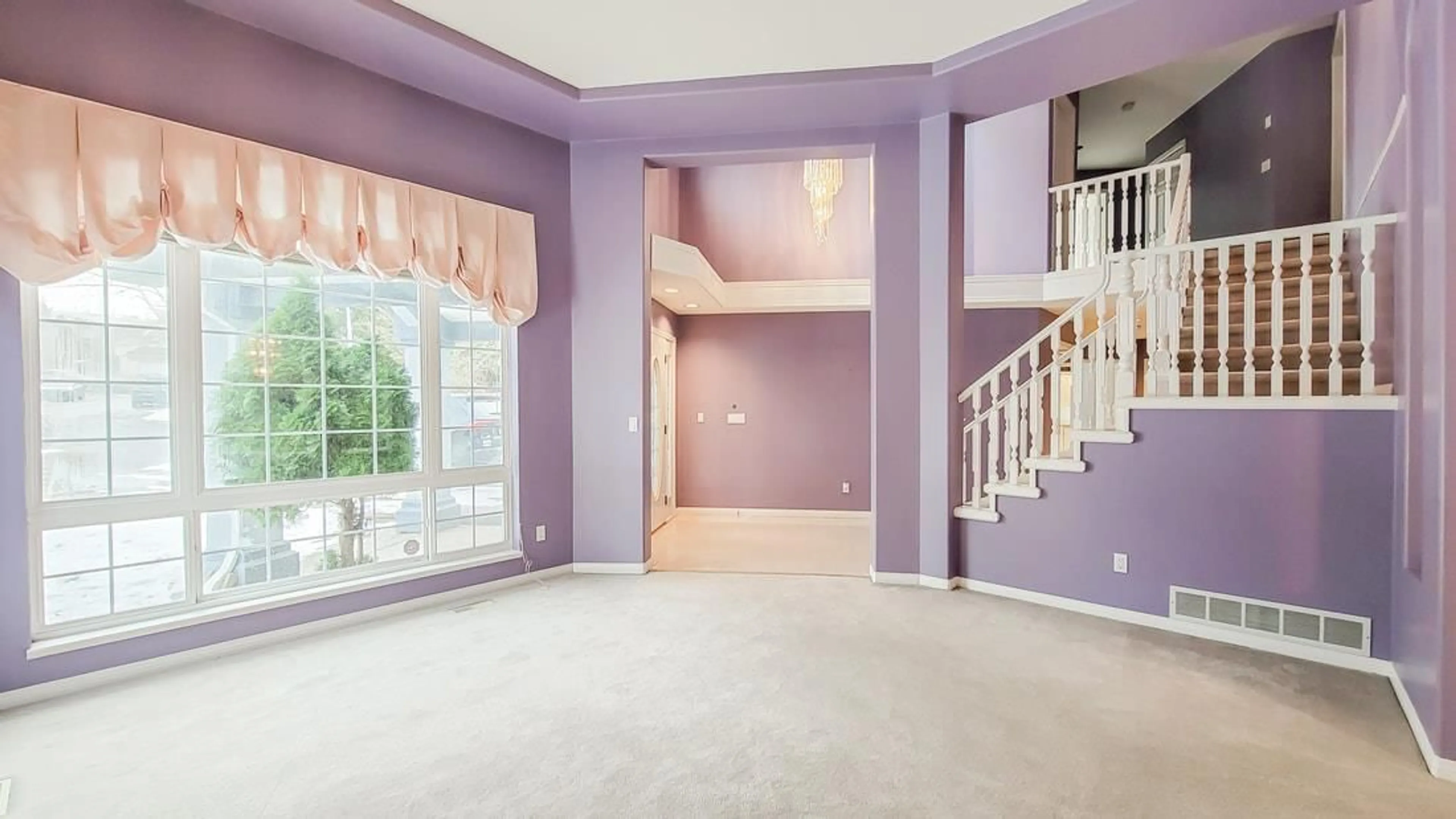 Indoor foyer for 8169 153A STREET, Surrey British Columbia V3S8S5