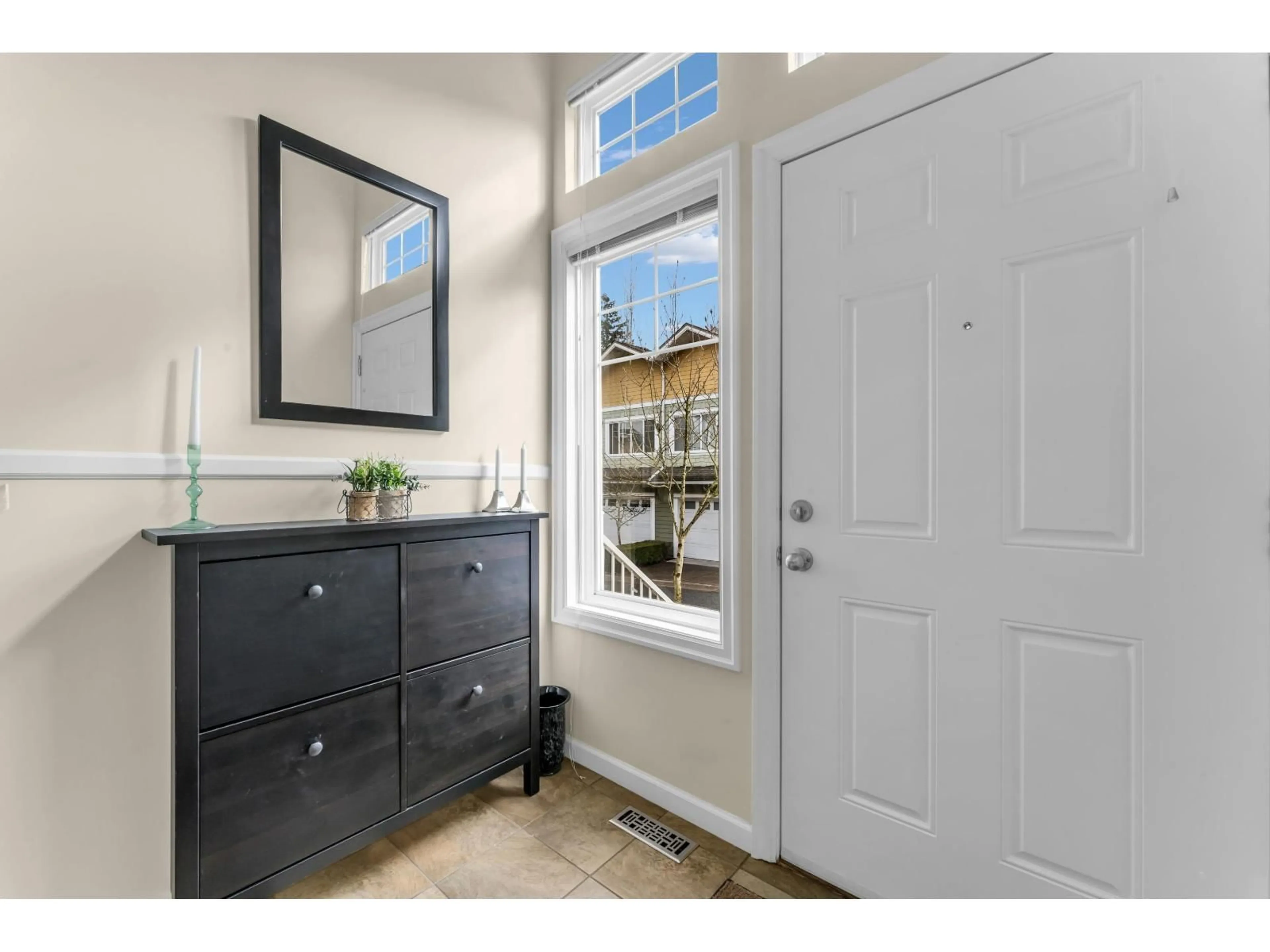 Indoor entryway for 6 - 6110 138 STREET, Surrey British Columbia V3X3V6