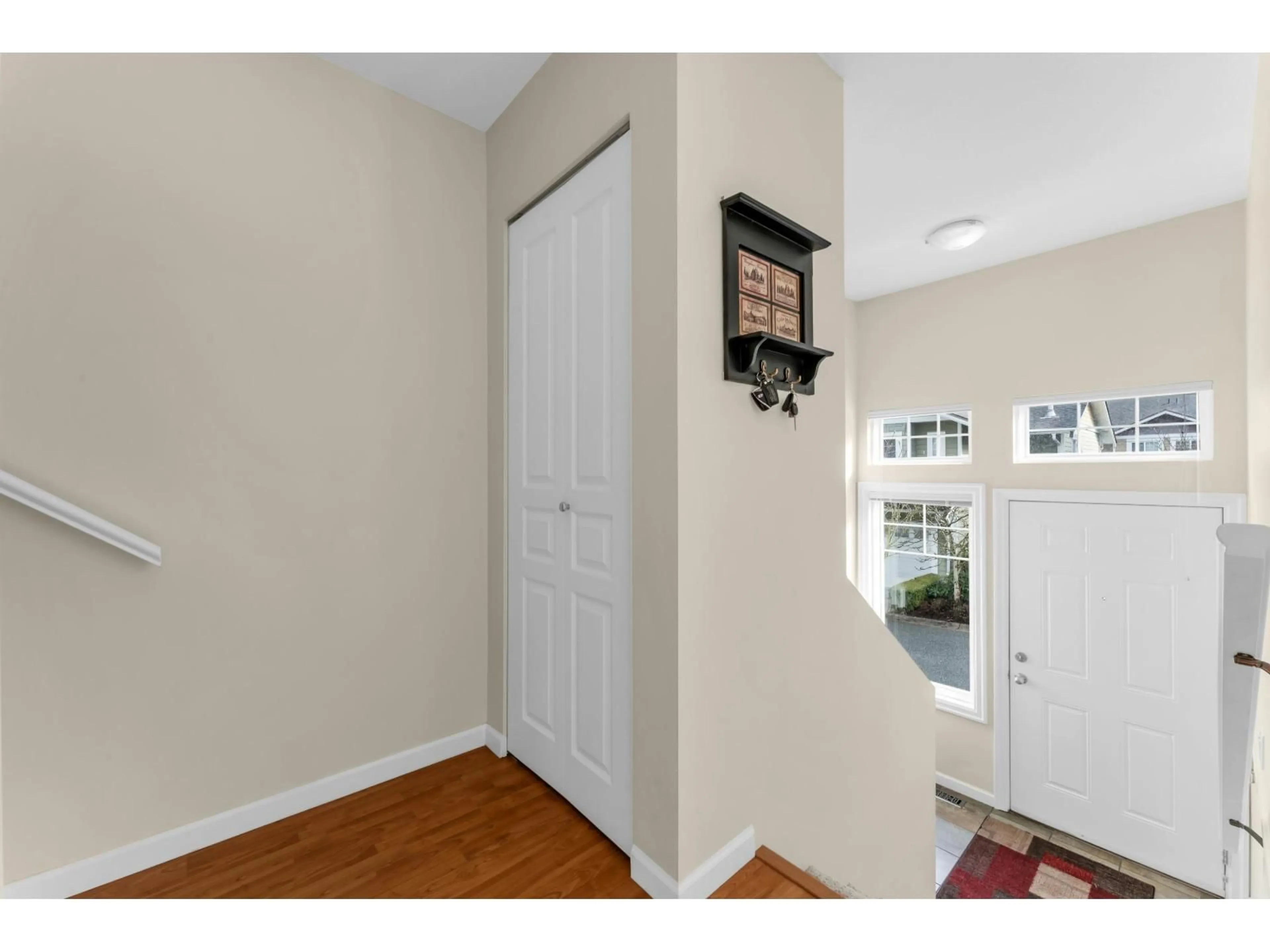 Indoor entryway for 6 - 6110 138 STREET, Surrey British Columbia V3X3V6