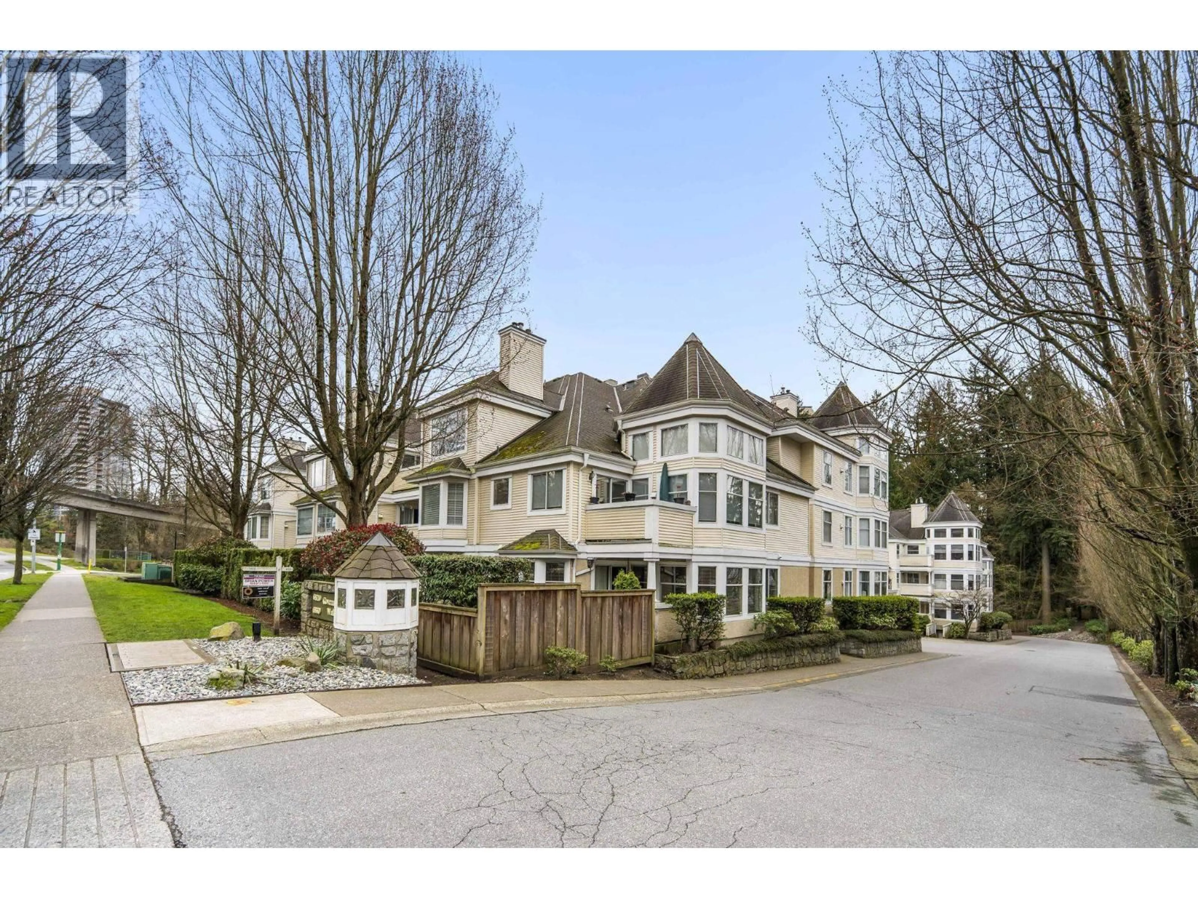 Unknown for 407 - 6820 RUMBLE STREET, Burnaby British Columbia V5E4H9