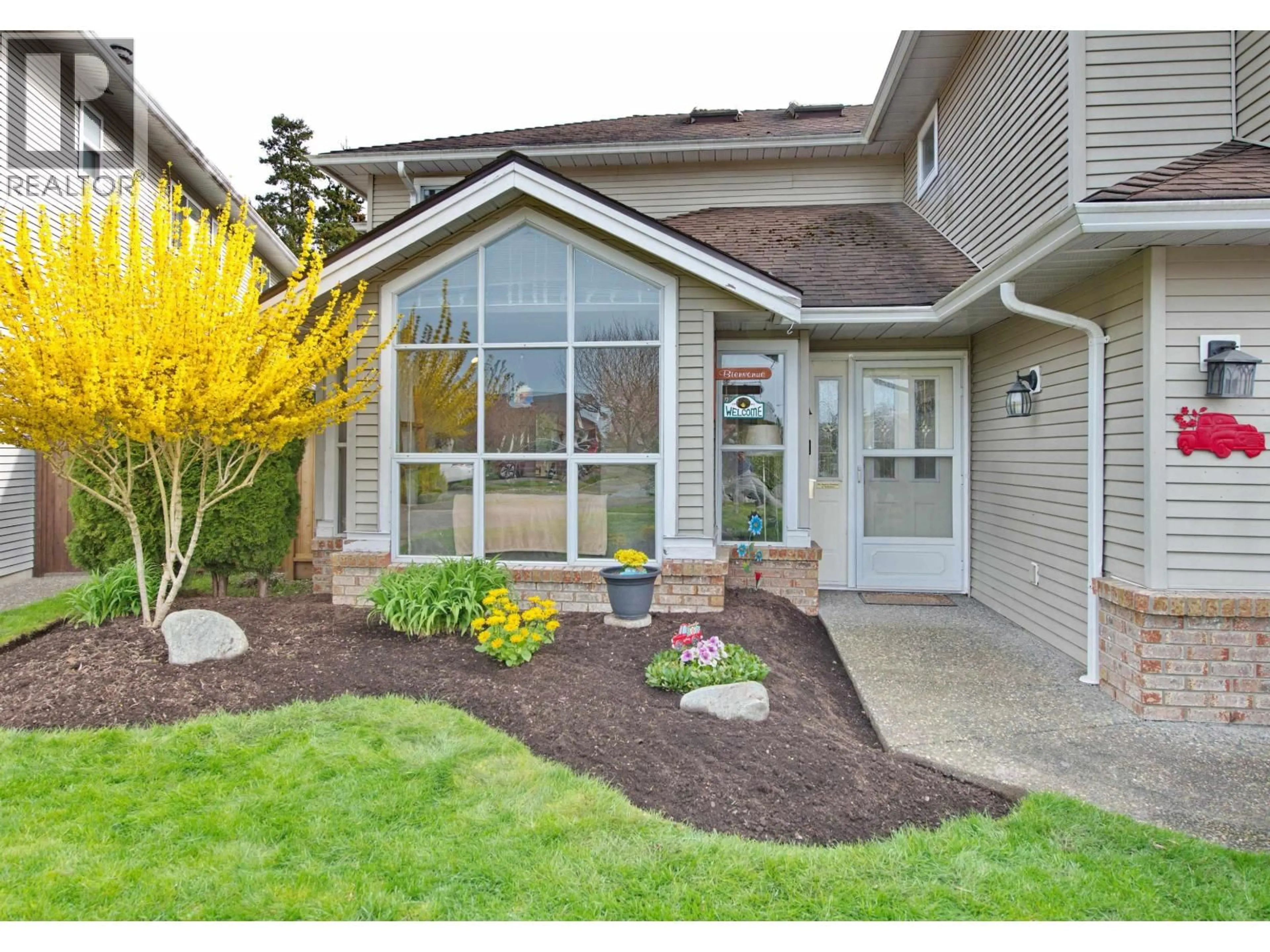 Home with vinyl exterior material, unknown for 6343 CRESCENT PLACE, Delta British Columbia V4K4V2