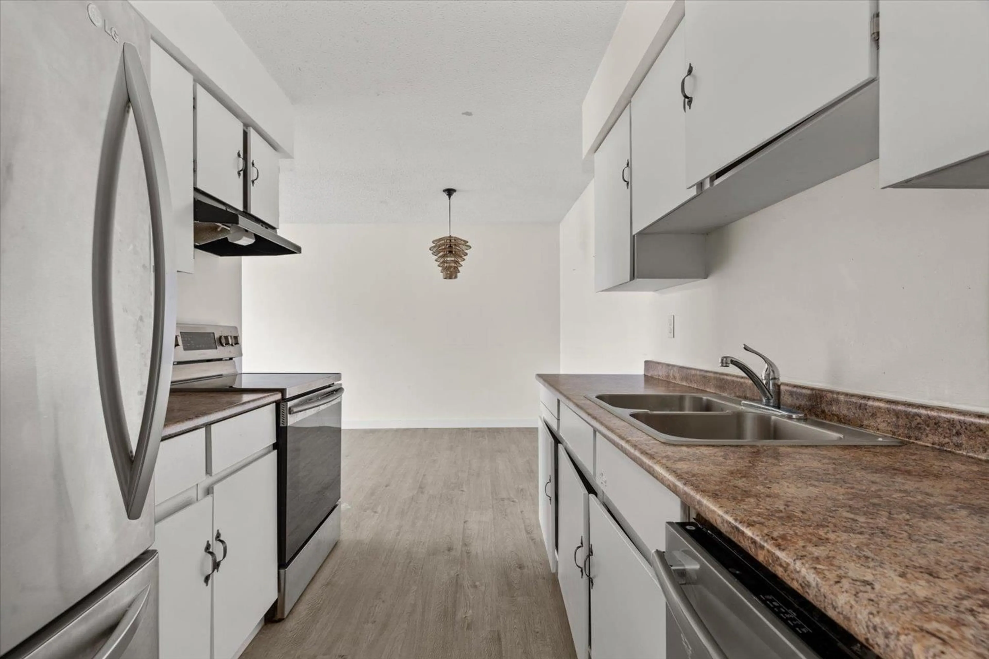 Standard kitchen, unknown for 322 - 45598 MCINTOSH DRIVE, Chilliwack British Columbia V2P7J3