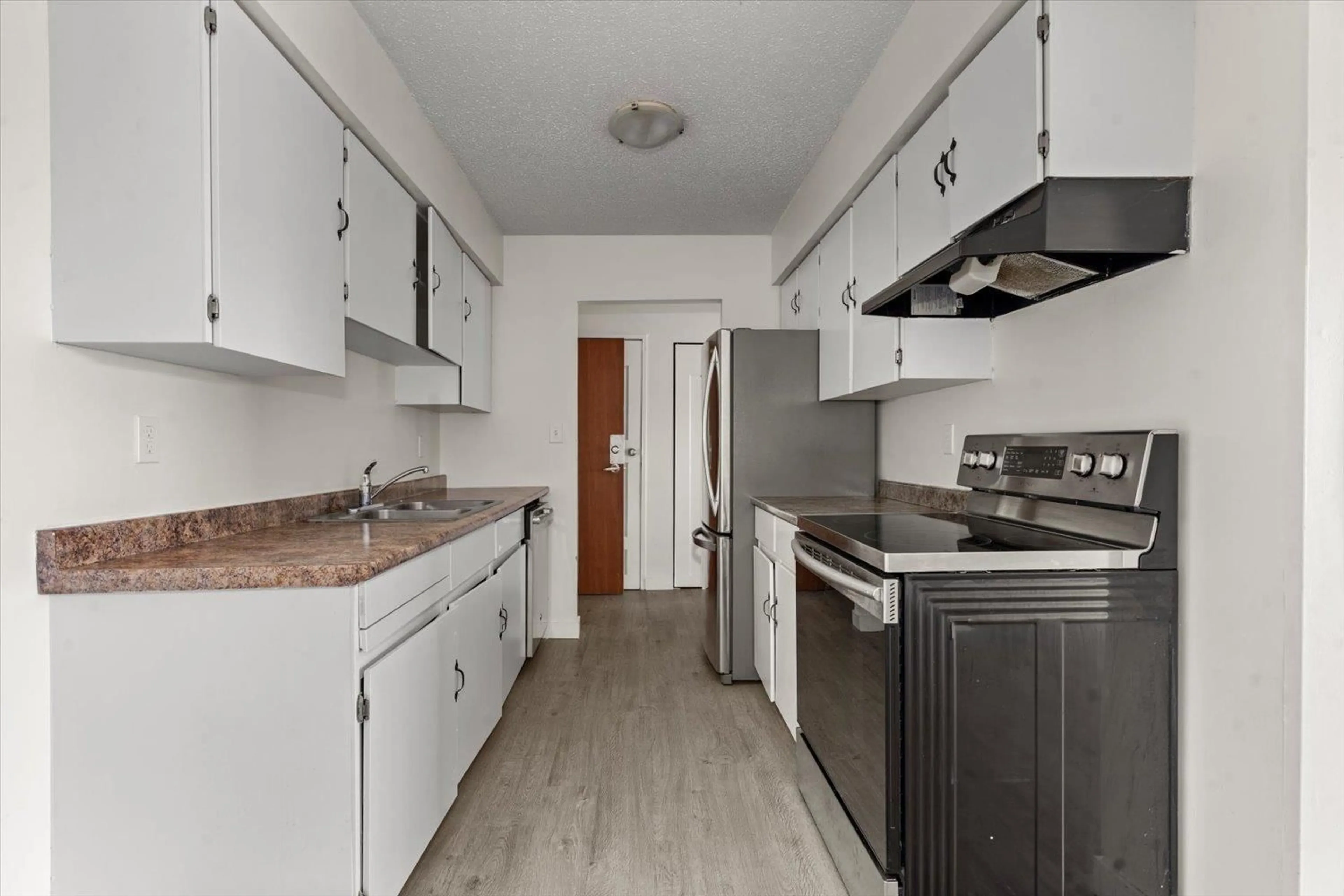 Standard kitchen, unknown for 322 - 45598 MCINTOSH DRIVE, Chilliwack British Columbia V2P7J3