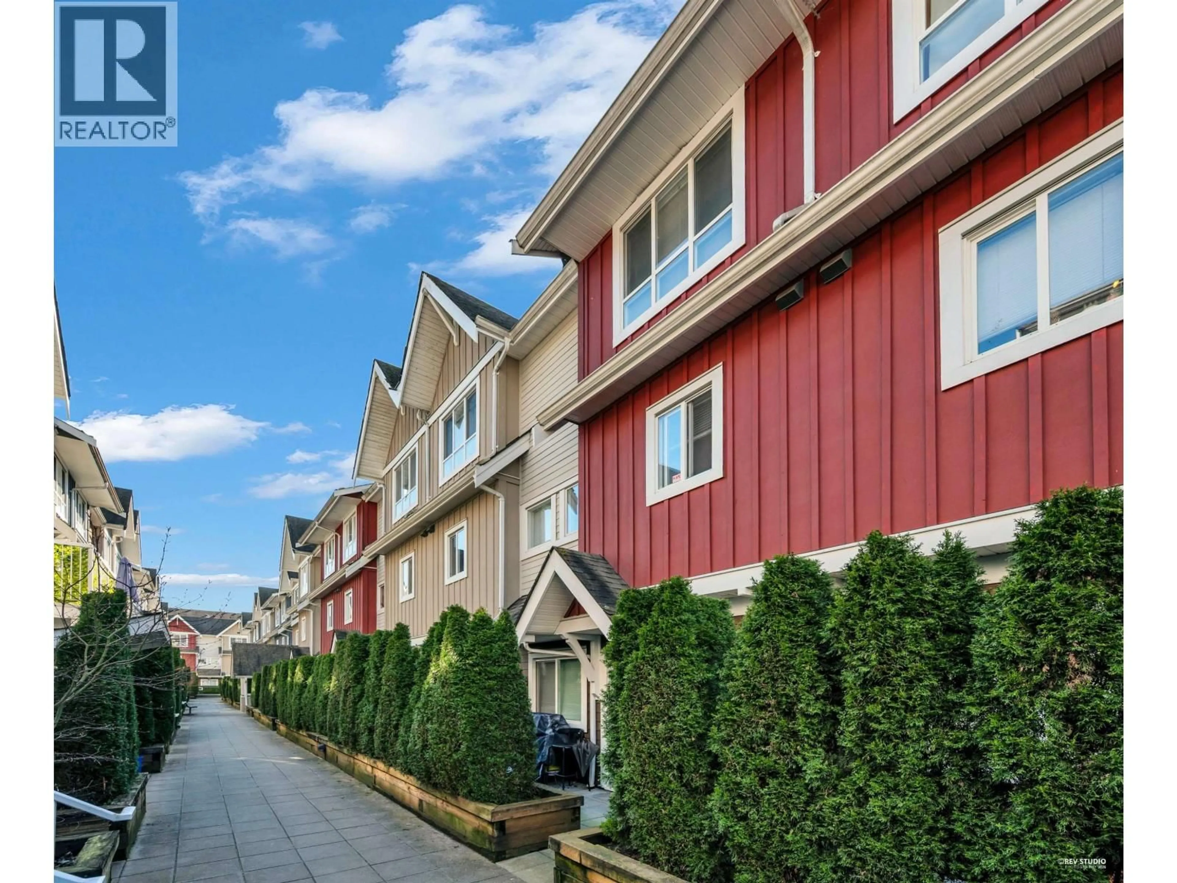 Patio, street for 309 - 1661 FRASER AVENUE, Port Coquitlam British Columbia V3B0B6