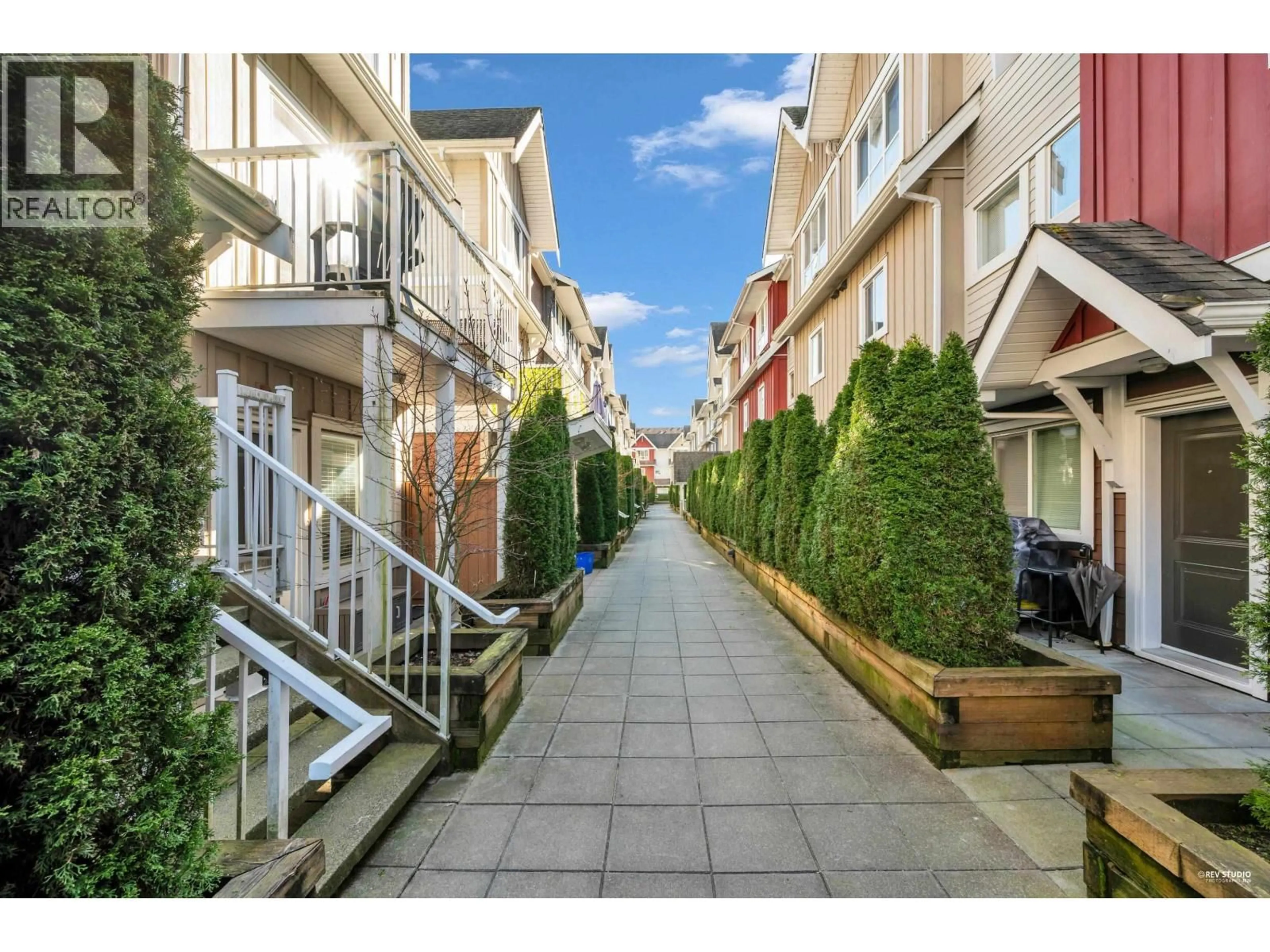 Patio, street for 309 - 1661 FRASER AVENUE, Port Coquitlam British Columbia V3B0B6