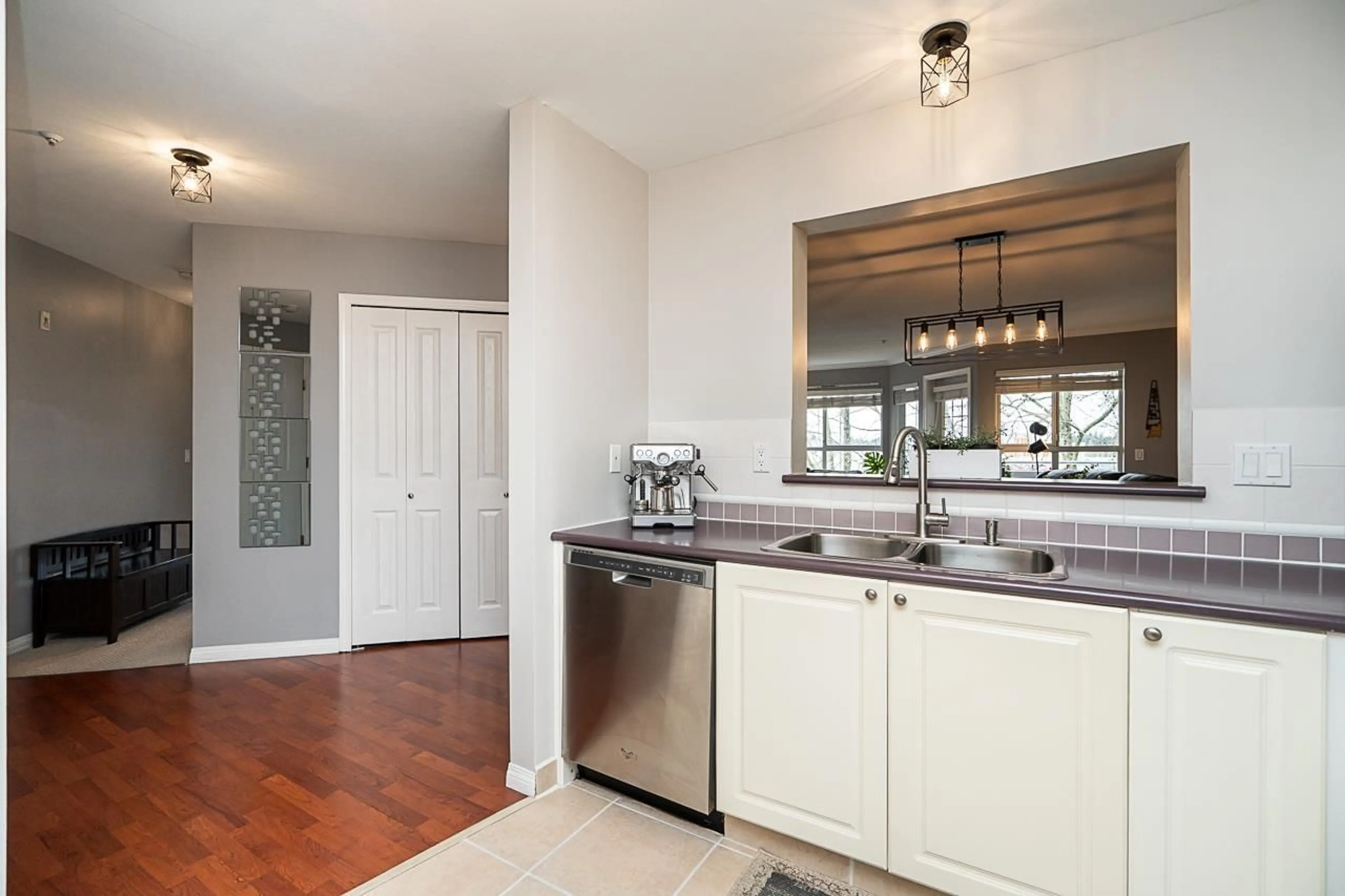 Standard kitchen, unknown for 312 - 7435 121A STREET, Surrey British Columbia V3W0W8