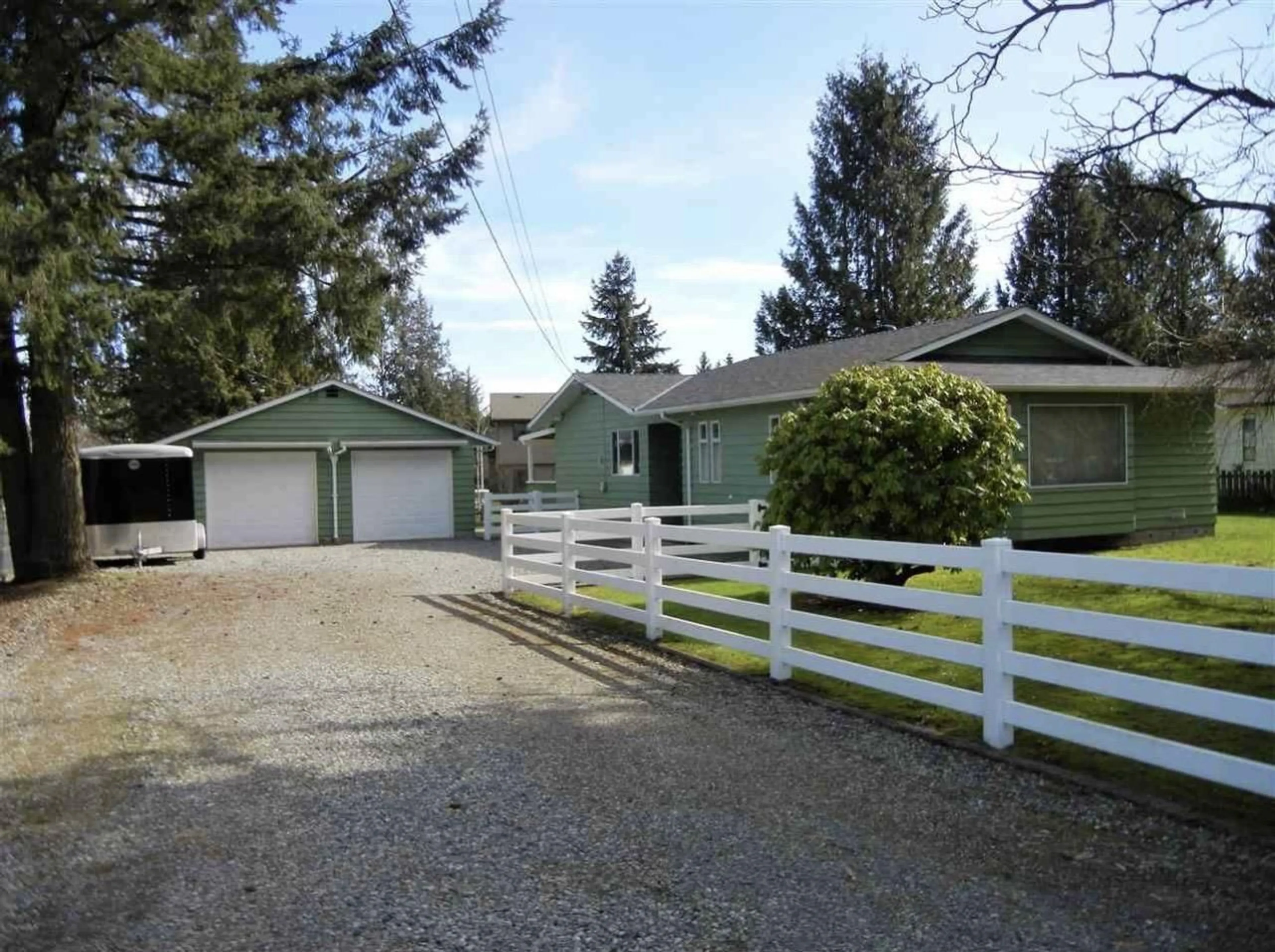 A pic from outside/outdoor area/front of a property/back of a property/a pic from drone, street for 9894 156 STREET, Surrey British Columbia V3R4L3