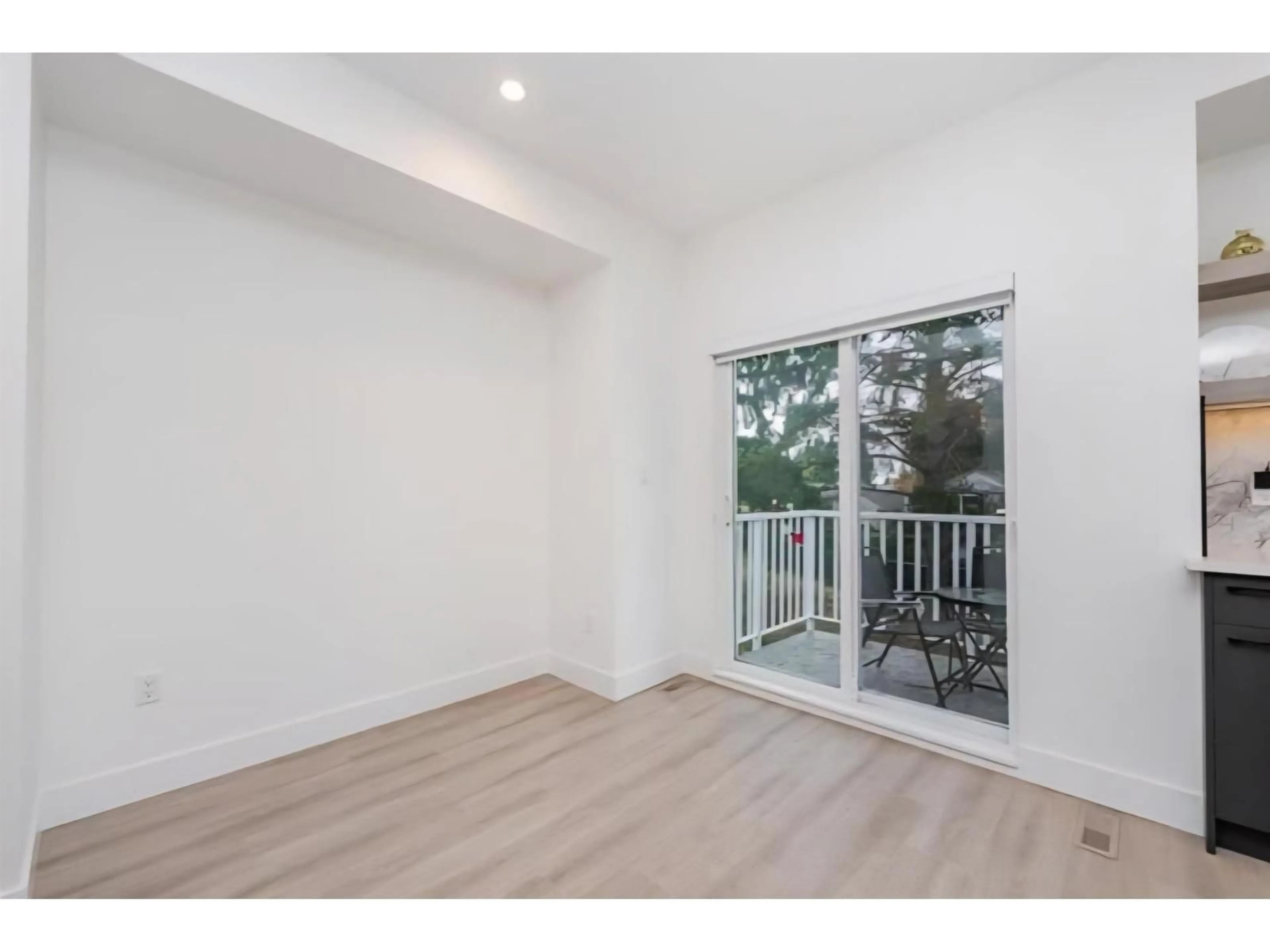 A pic of a room for 23 - 19330 FAIRWAY DRIVE, Surrey British Columbia V3S0B7