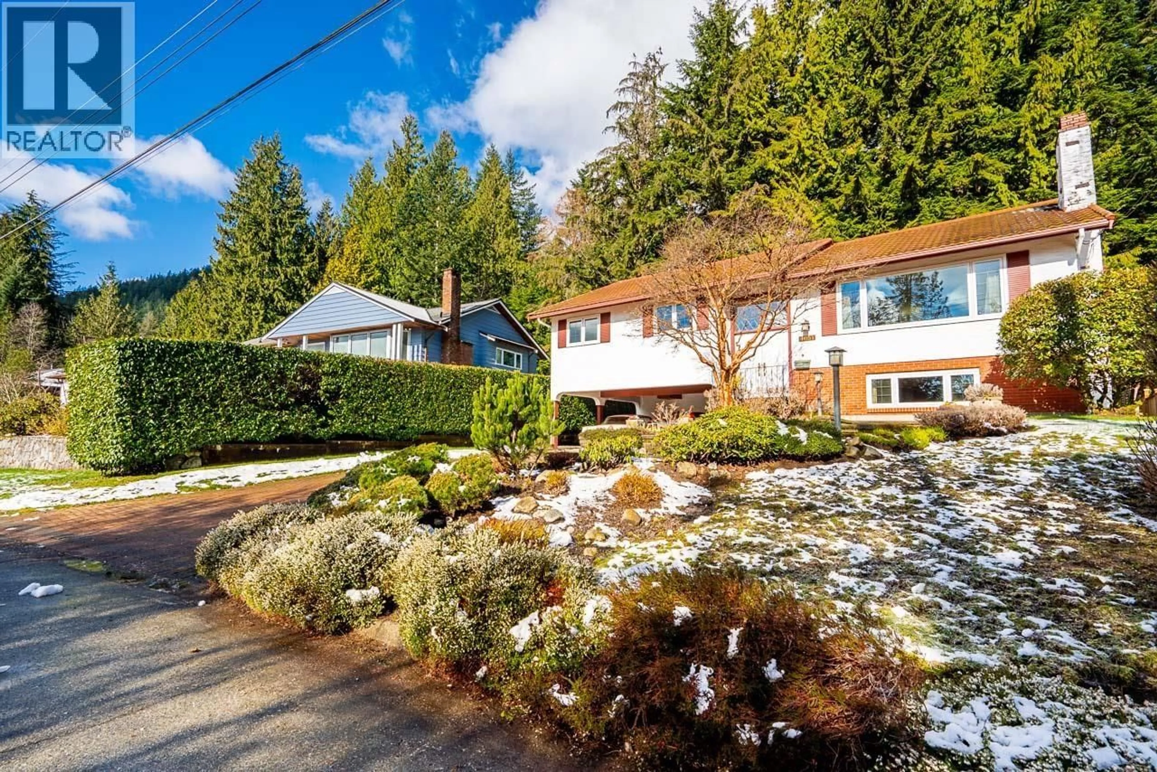 A pic from outside/outdoor area/front of a property/back of a property/a pic from drone, street for 4651 VALLEY ROAD, North Vancouver British Columbia V7K2M1