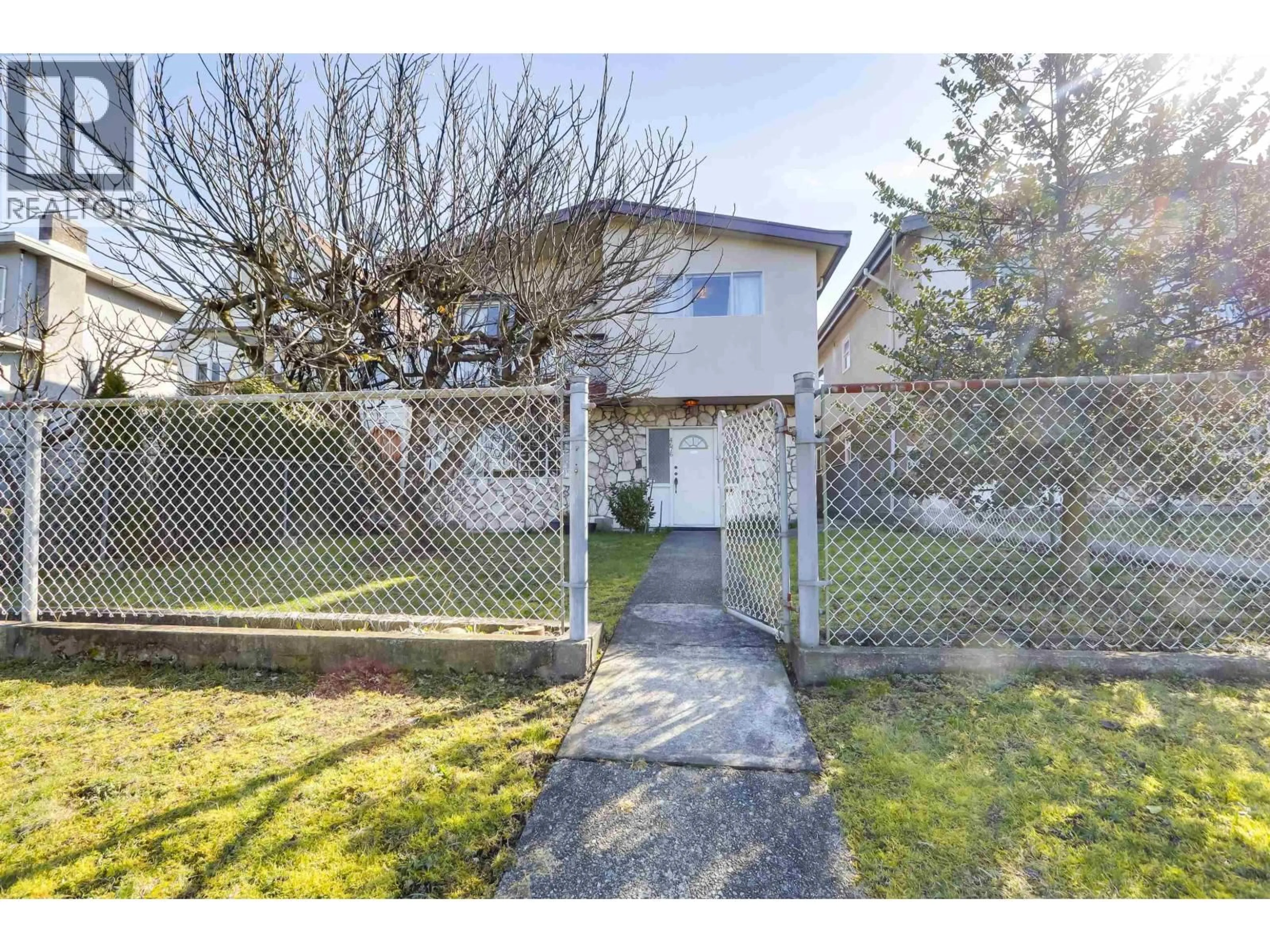 A pic from outside/outdoor area/front of a property/back of a property/a pic from drone, street for 4676 REID STREET, Vancouver British Columbia V5R3Y6
