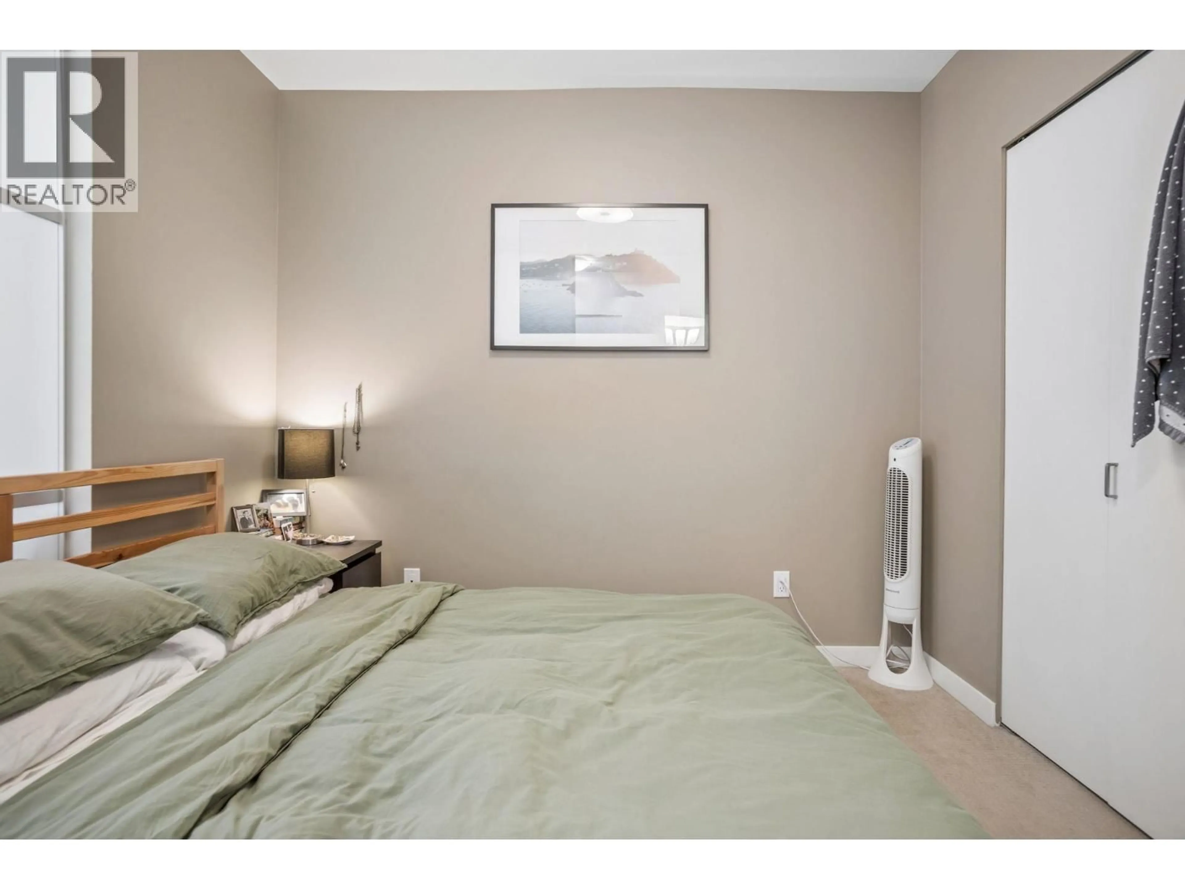 A pic of a room for 206 - 289 6TH AVENUE, Vancouver British Columbia V5T0E9