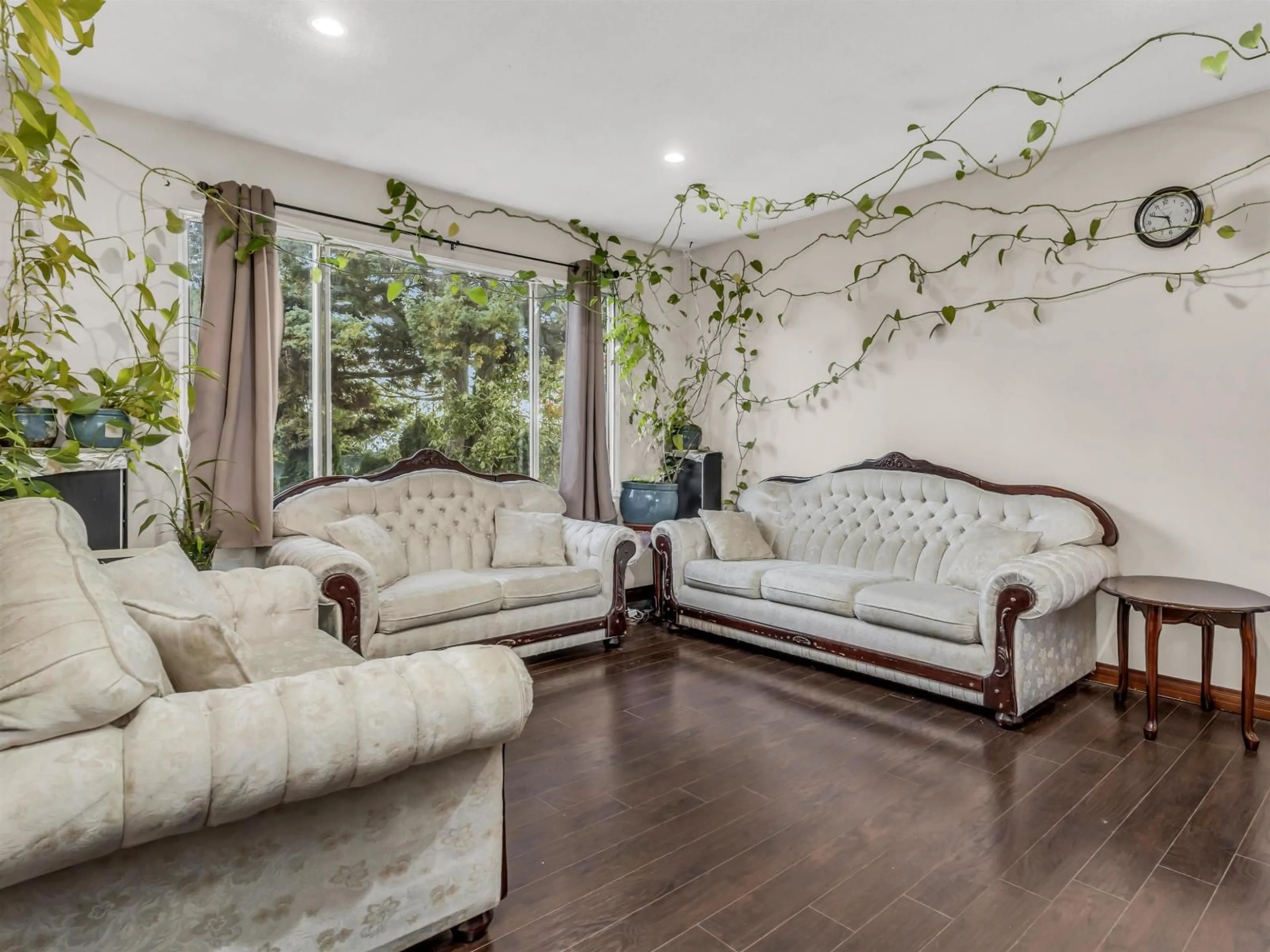 Living room with furniture, unknown for 12665 88 AVENUE, Surrey British Columbia V3W3J8