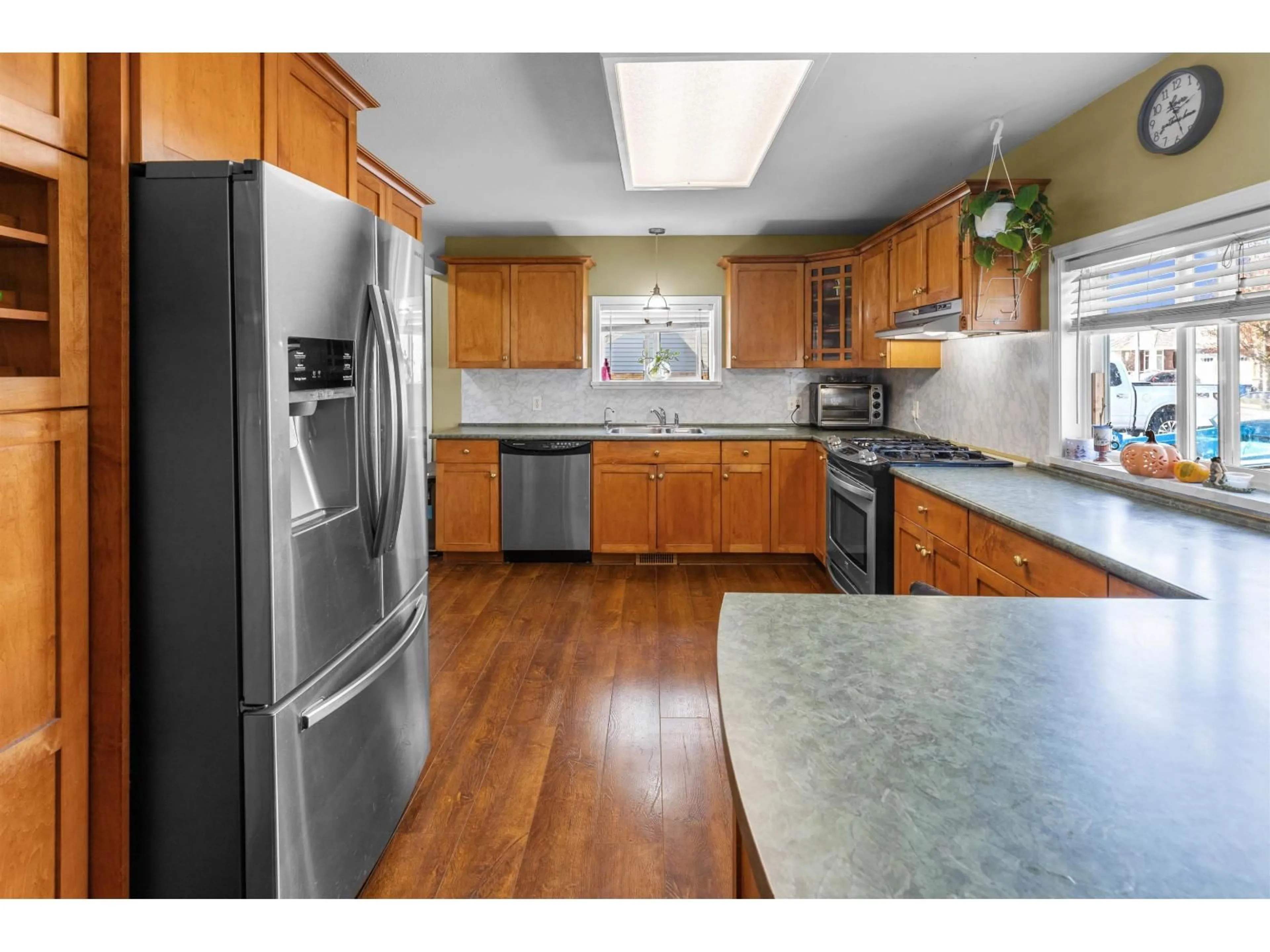 Standard kitchen, unknown for 32622 EGGLESTONE AVENUE, Mission British Columbia V4S1A2