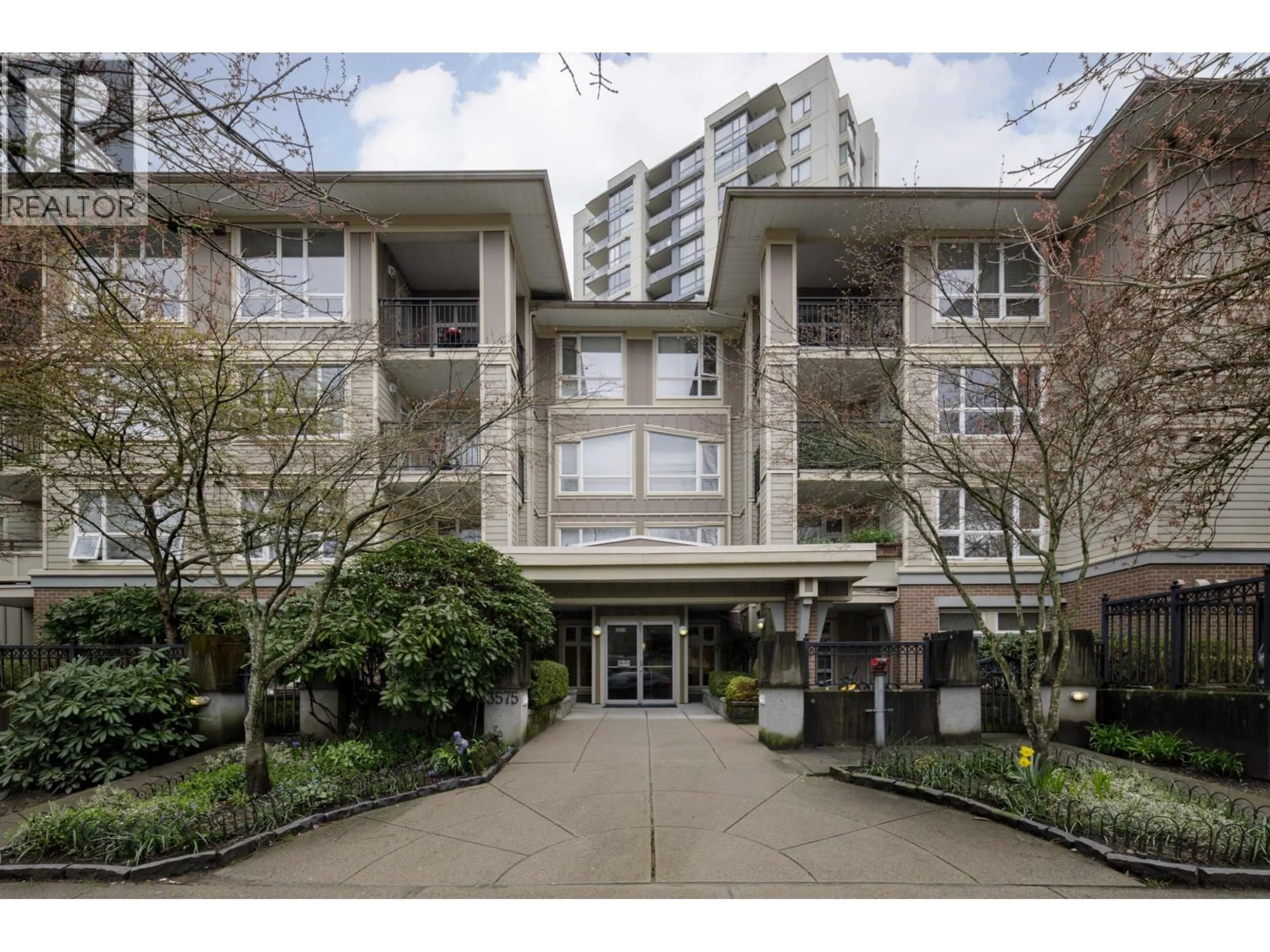Indoor foyer for 214 - 3575 EUCLID AVENUE, Vancouver British Columbia V5R6H5