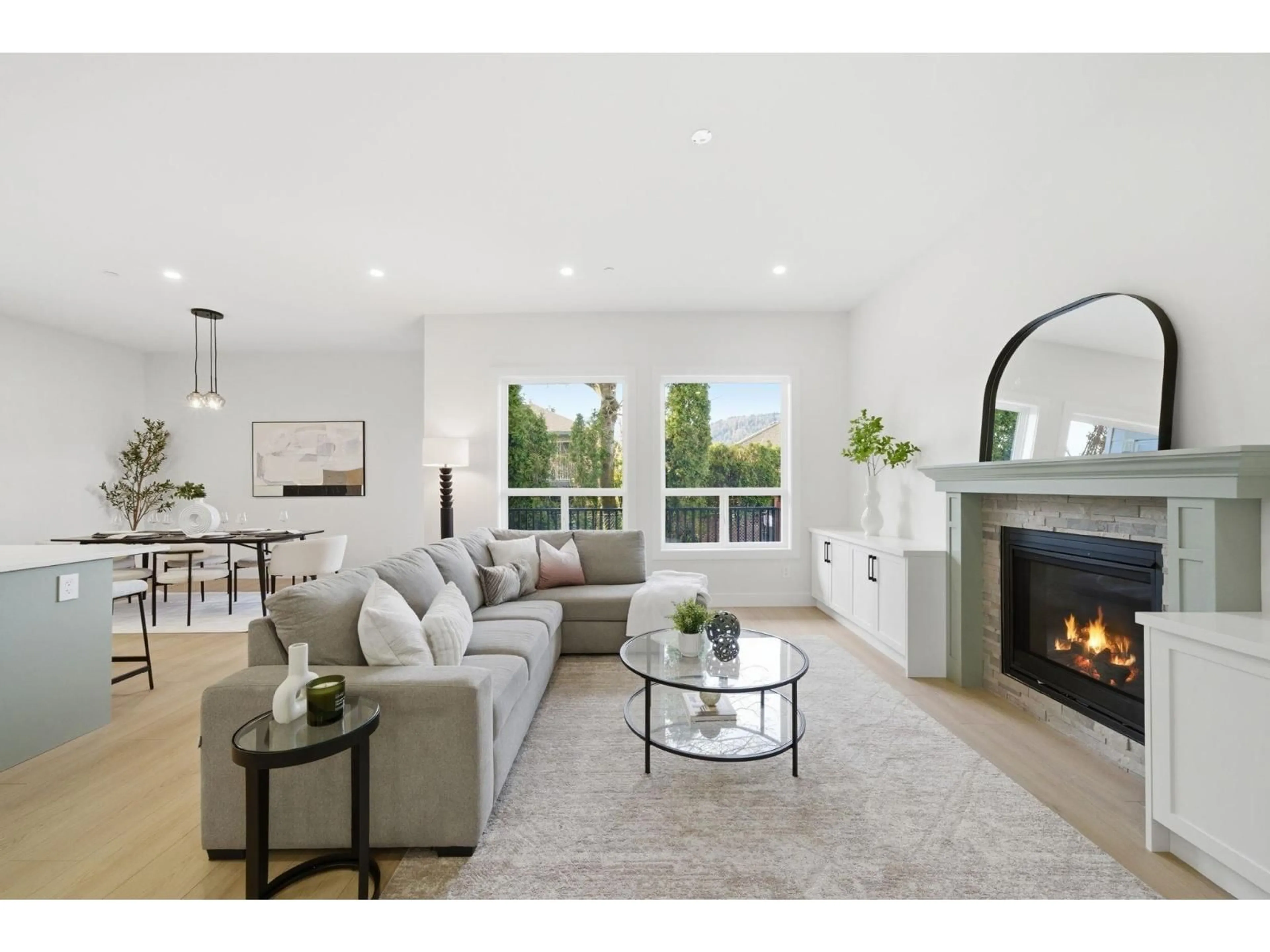 Living room with furniture, unknown for 45122 WATSON ROAD, Chilliwack British Columbia V2R3R5