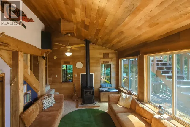 26 BRIGHTON BEACH, North Vancouver 2