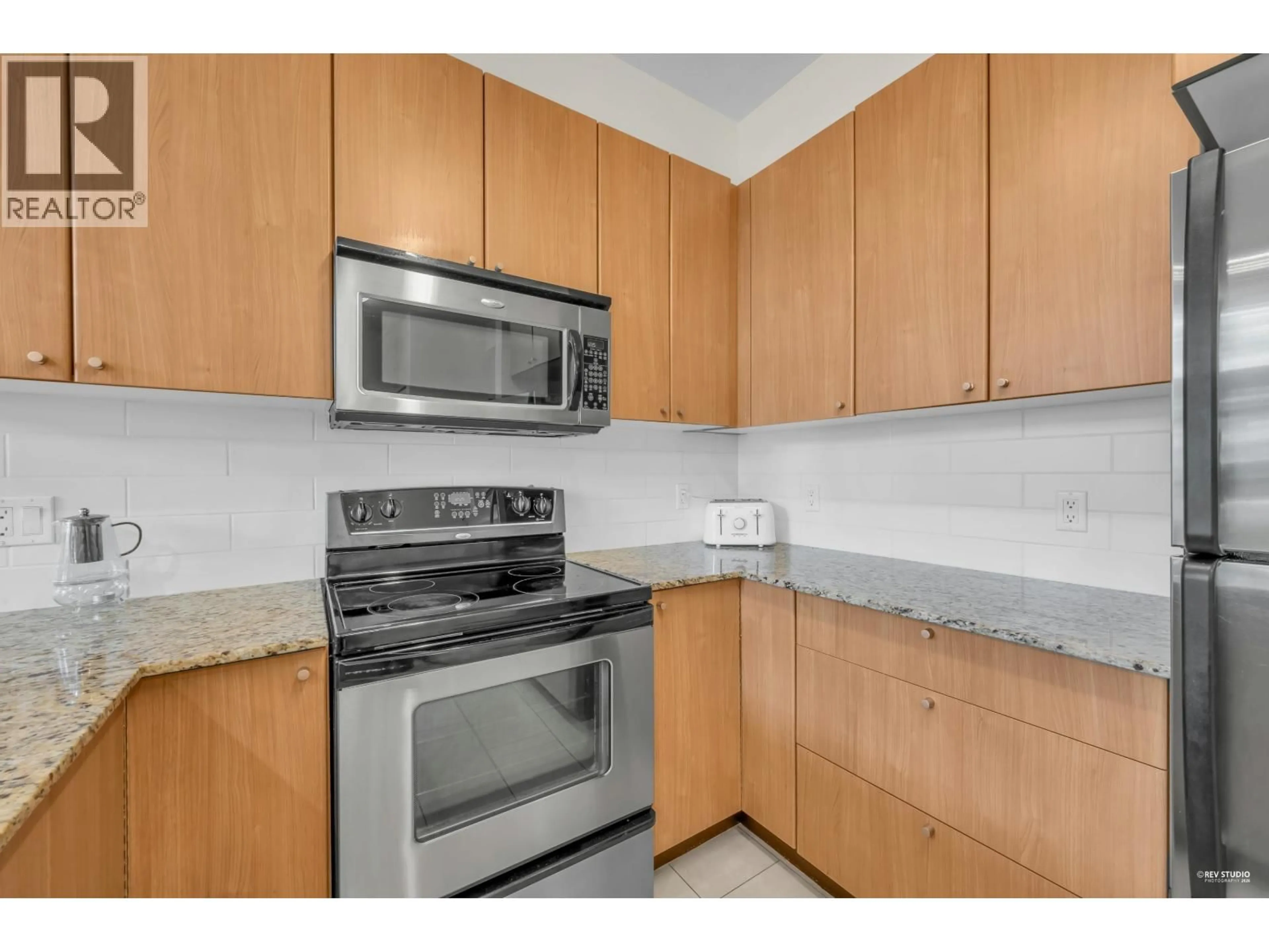 Standard kitchen, unknown for 416 - 2484 WILSON AVENUE, Port Coquitlam British Columbia V3C0A5