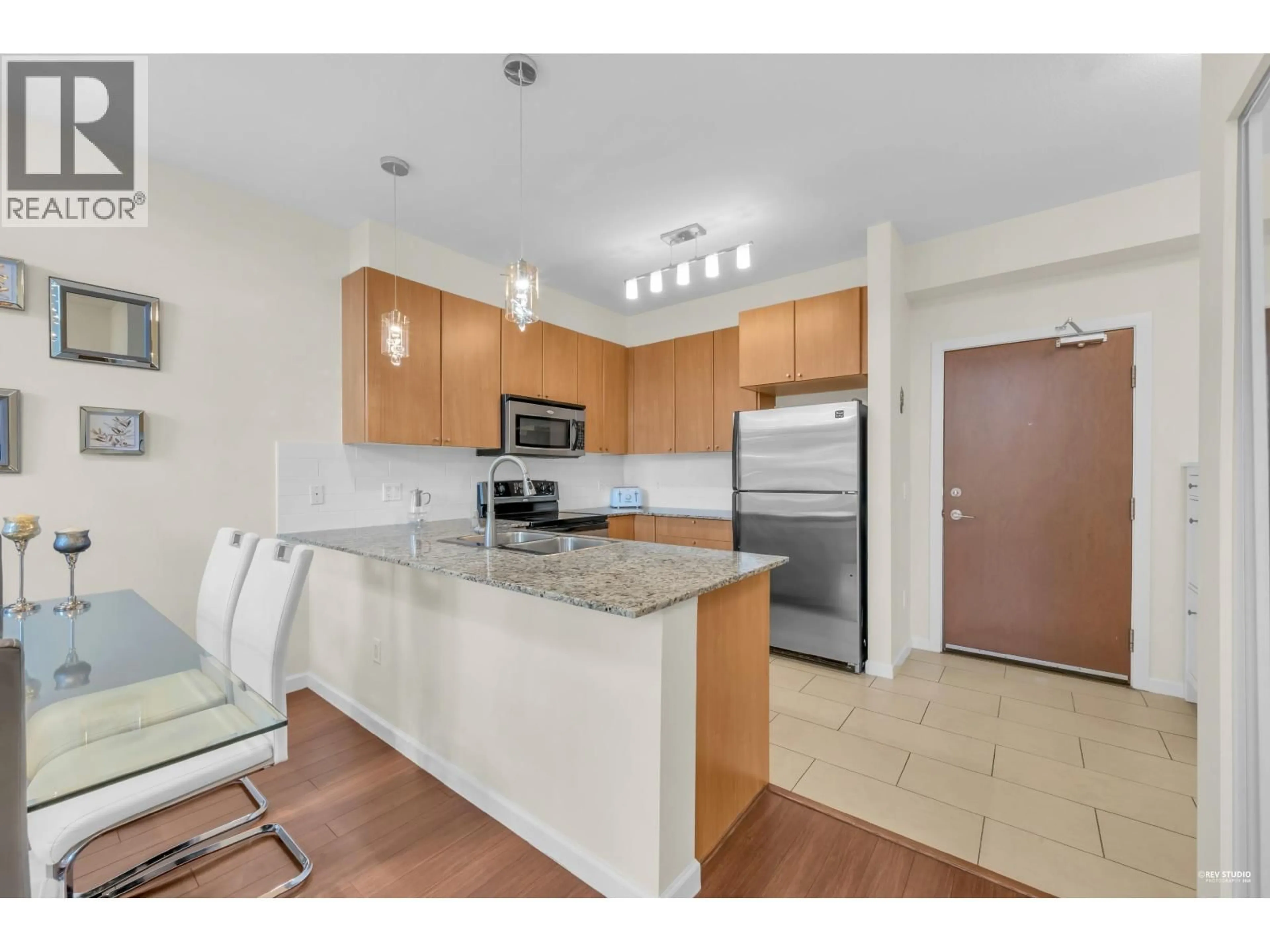 Open concept kitchen, unknown for 416 - 2484 WILSON AVENUE, Port Coquitlam British Columbia V3C0A5
