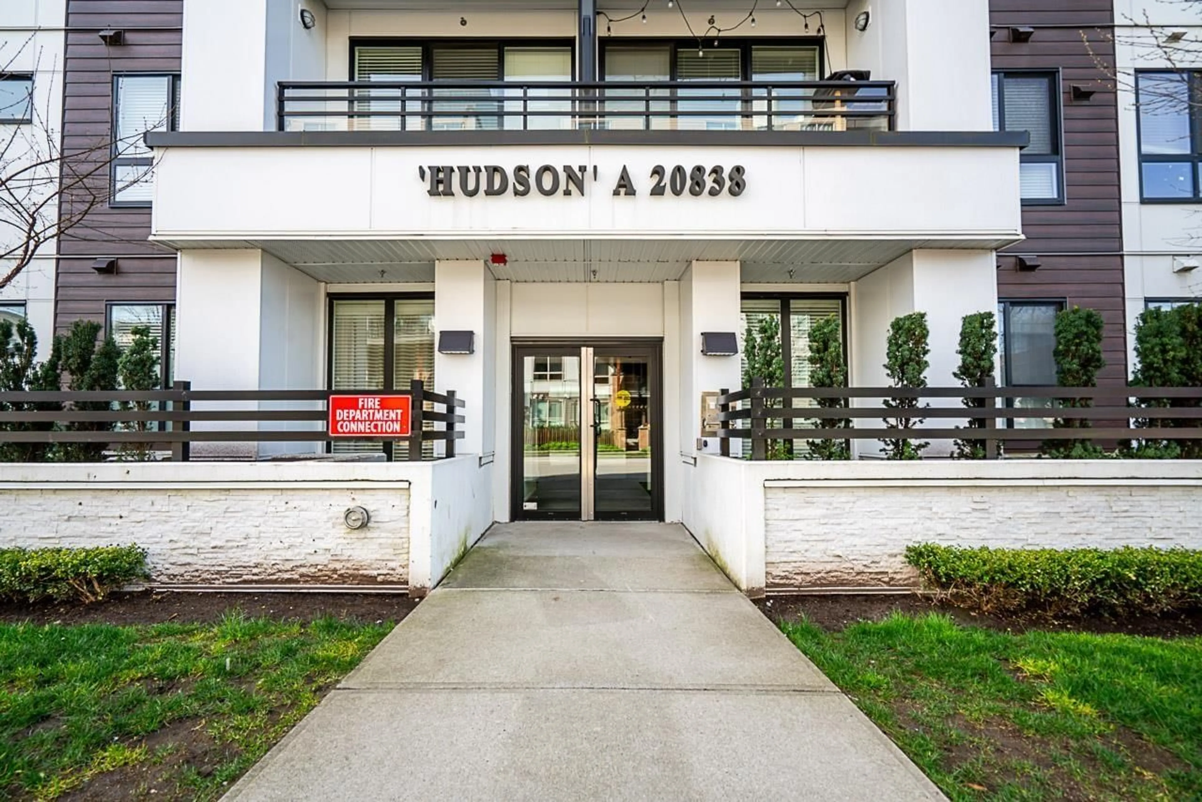 Indoor foyer for A310 - 20838 78B AVENUE, Langley British Columbia V2Y3M1