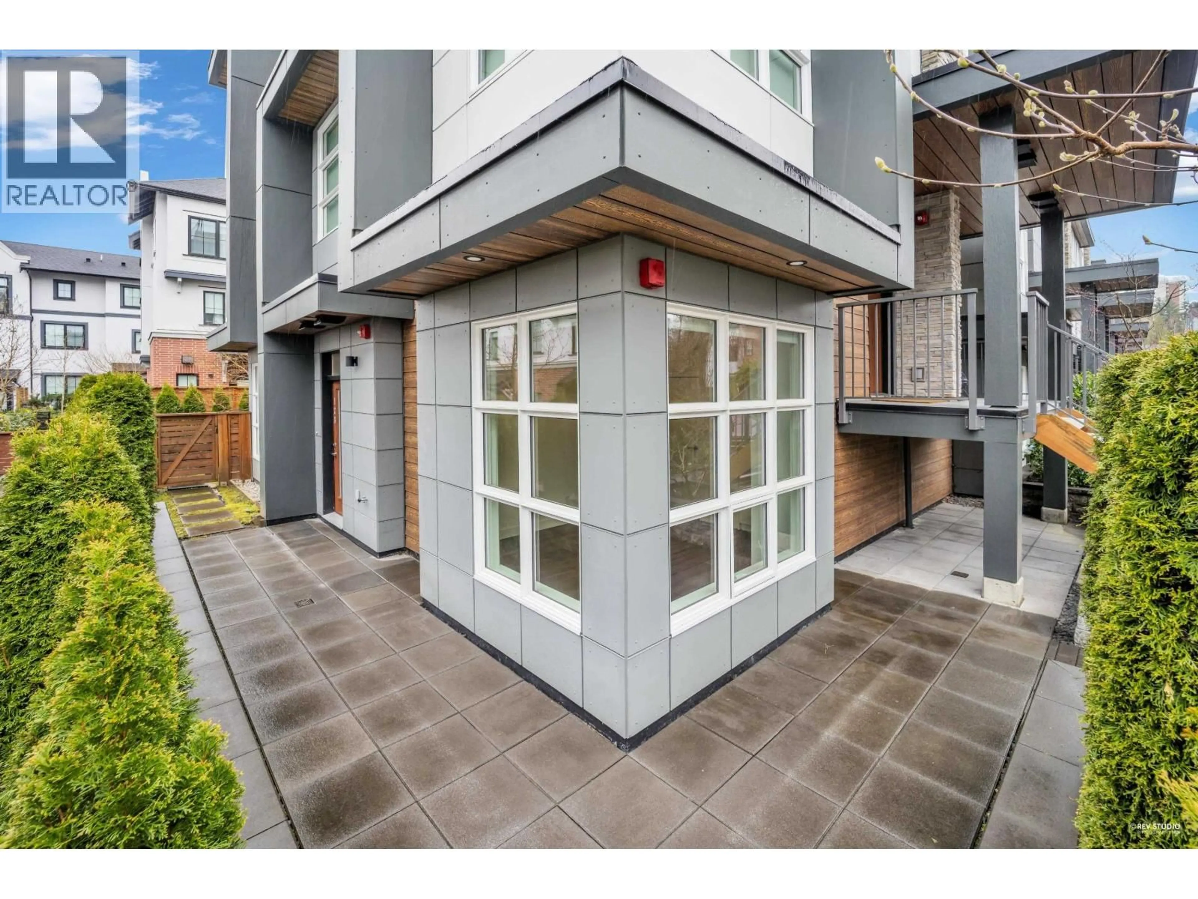 Unknown for 128 - 2060 CURLING ROAD, North Vancouver British Columbia V7P0E1