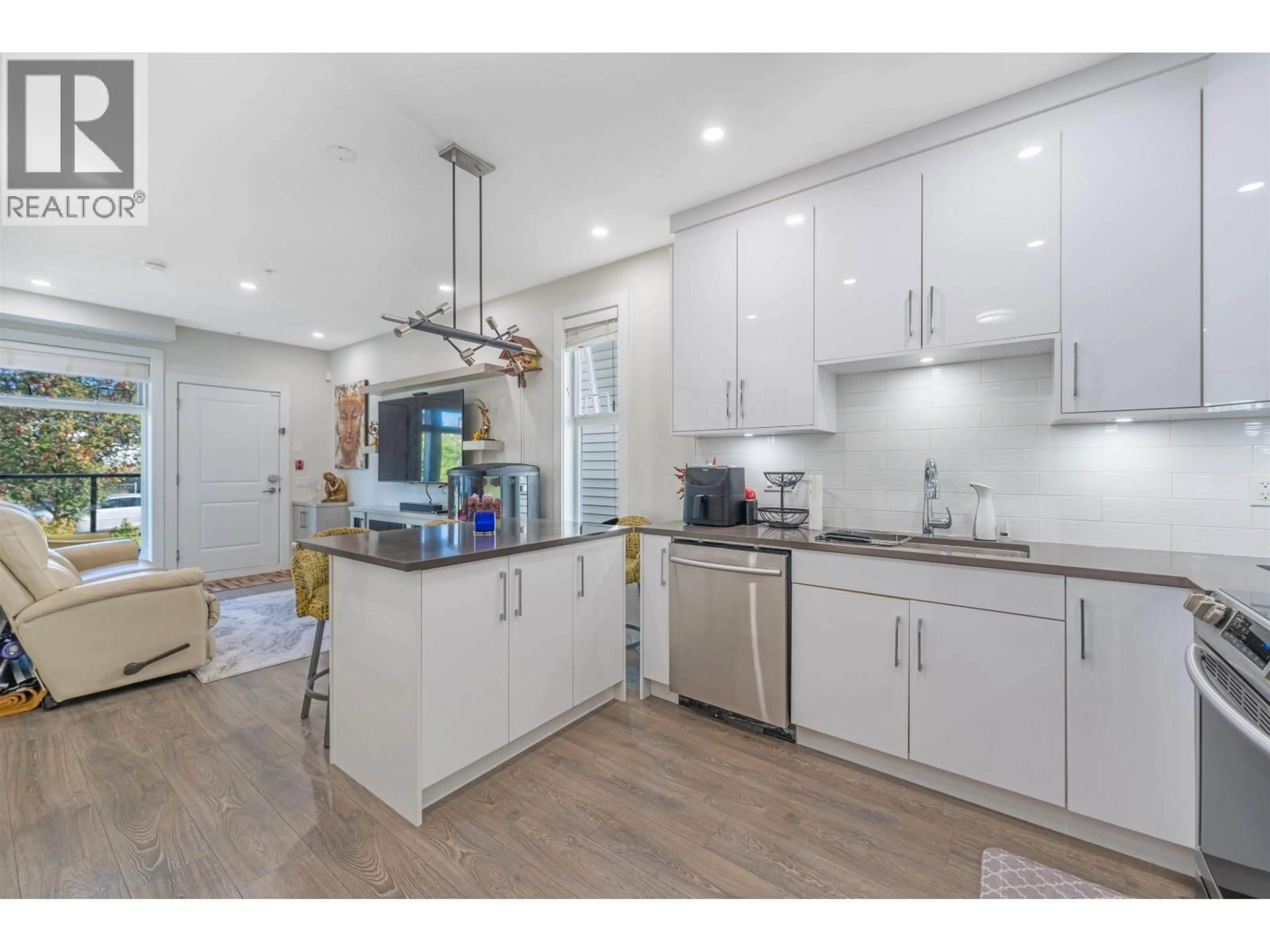 Open concept kitchen, unknown for 5069 EARLES STREET, Vancouver British Columbia V5R3R8