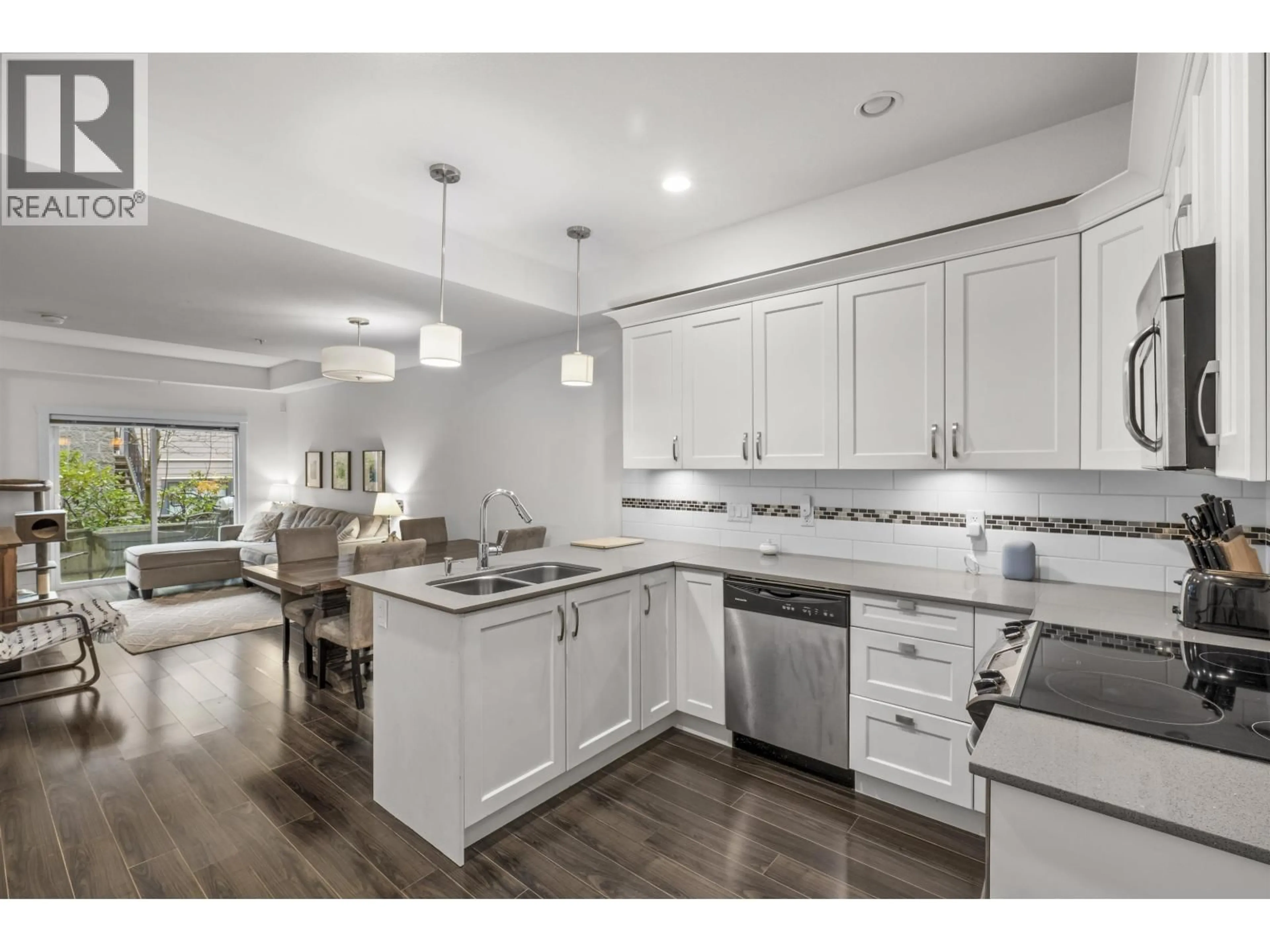 Open concept kitchen, ceramic/tile floor for 115 - 828 ROYAL AVENUE, New Westminster British Columbia V3M1J9