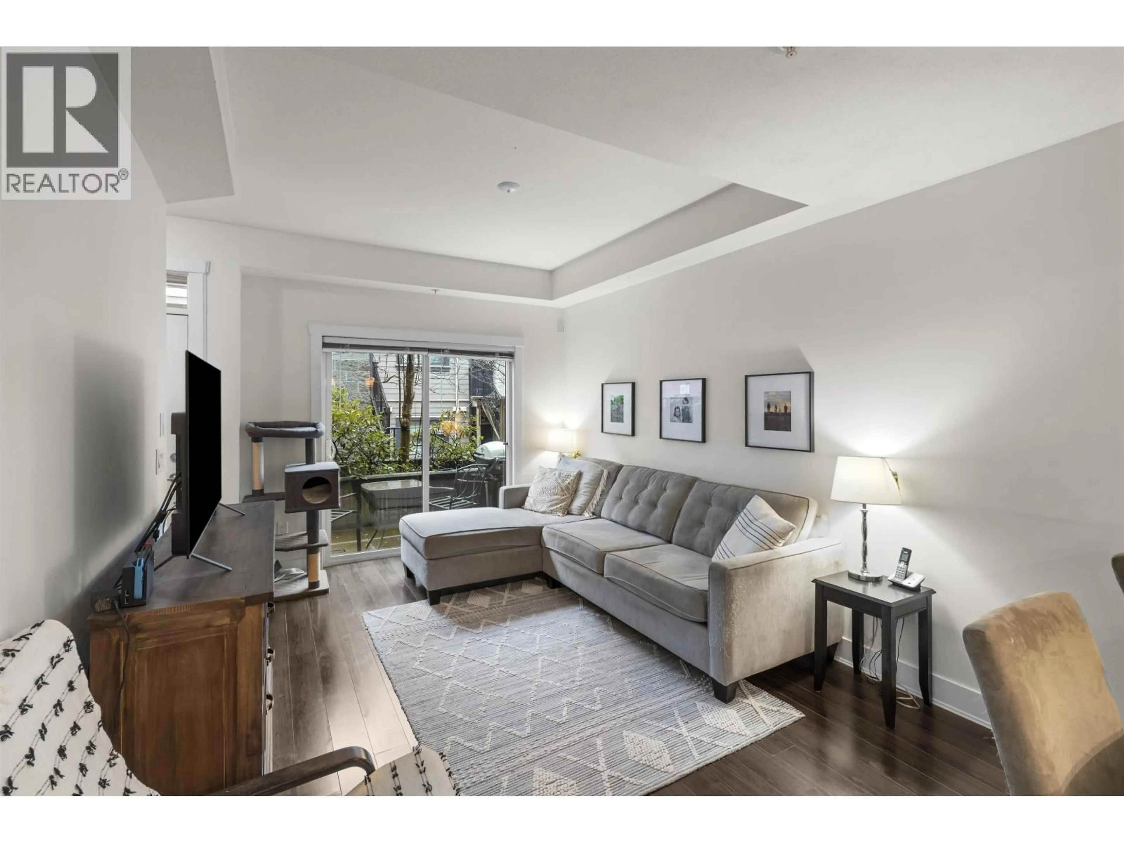 Living room with furniture, unknown for 115 - 828 ROYAL AVENUE, New Westminster British Columbia V3M1J9