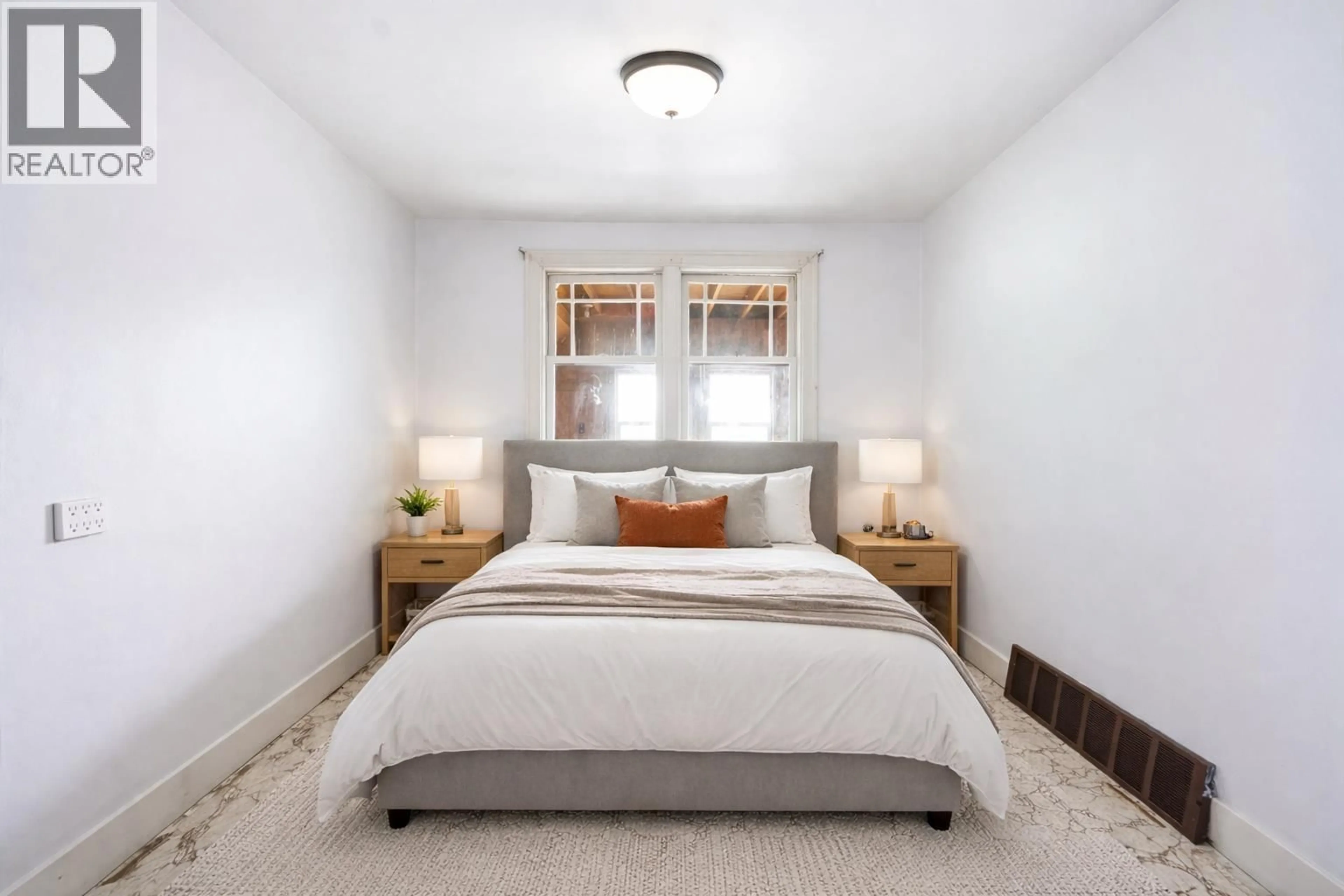 Bedroom with bed, unknown for 220 DEVOY STREET, New Westminster British Columbia V3L4E7