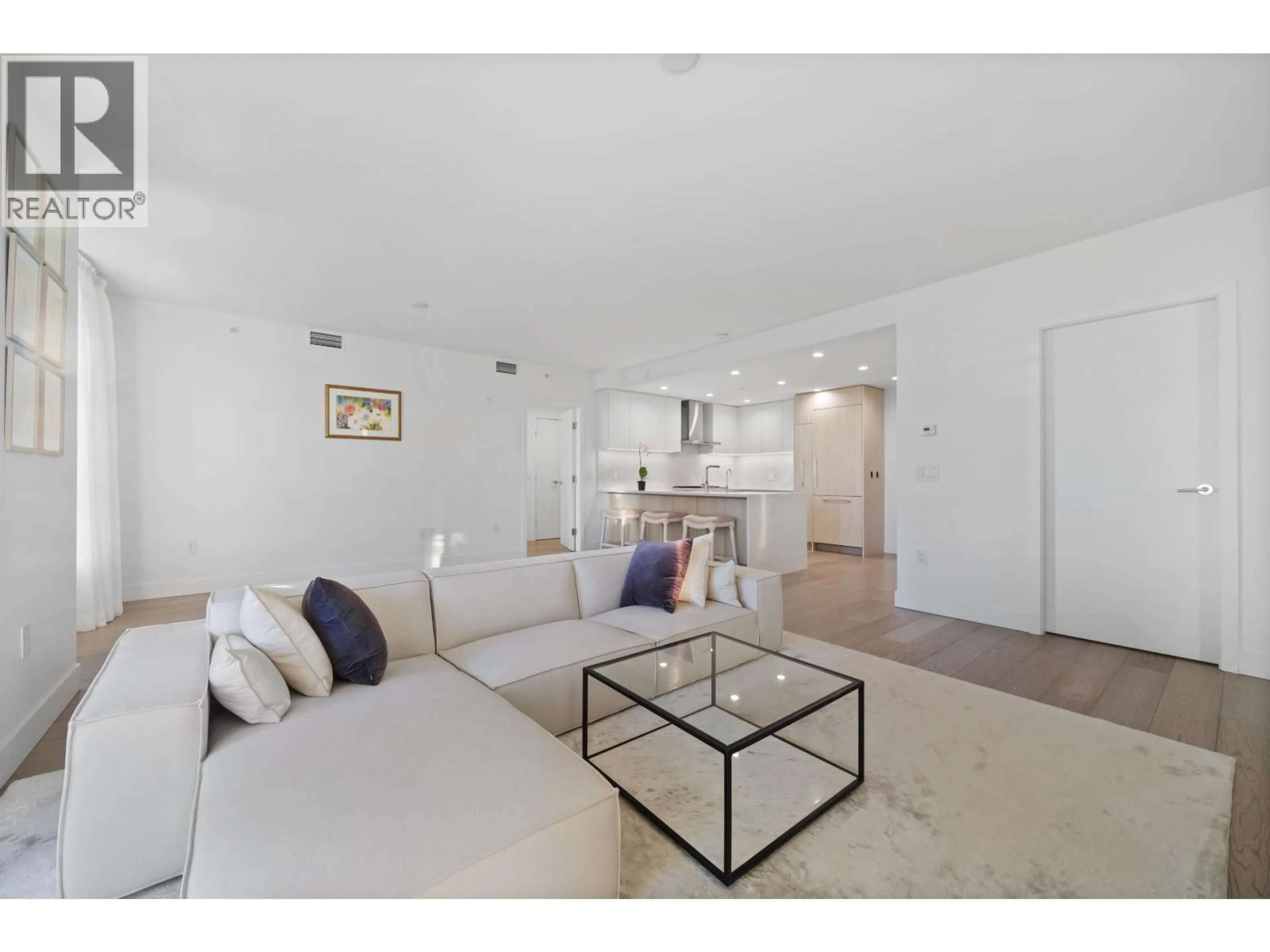 Living room with furniture, unknown for 507 - 177 3RD STREET, North Vancouver British Columbia V7M0G5