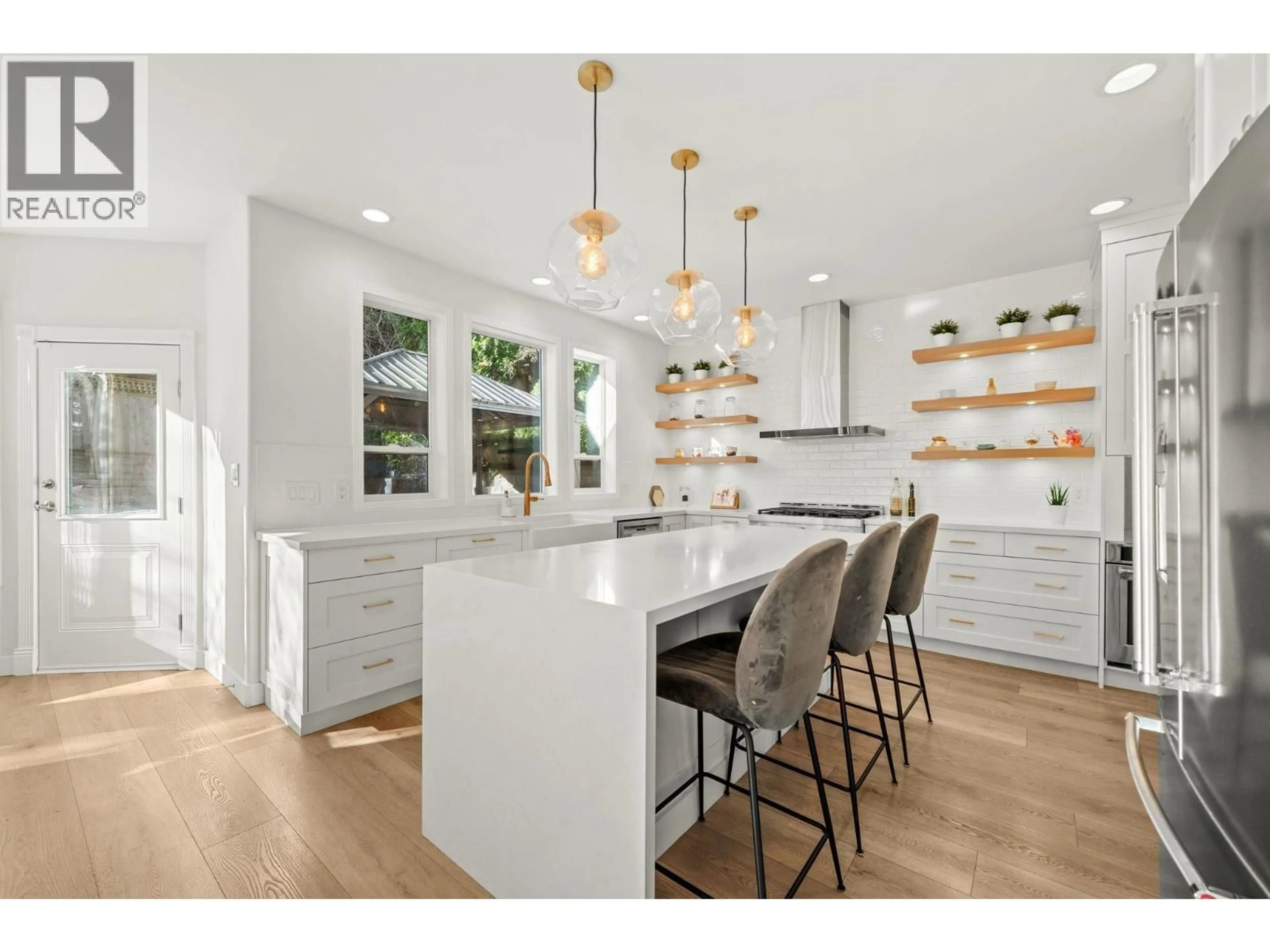 Open concept kitchen, unknown for 1725 ORKNEY PLACE, North Vancouver British Columbia V7H2Z1