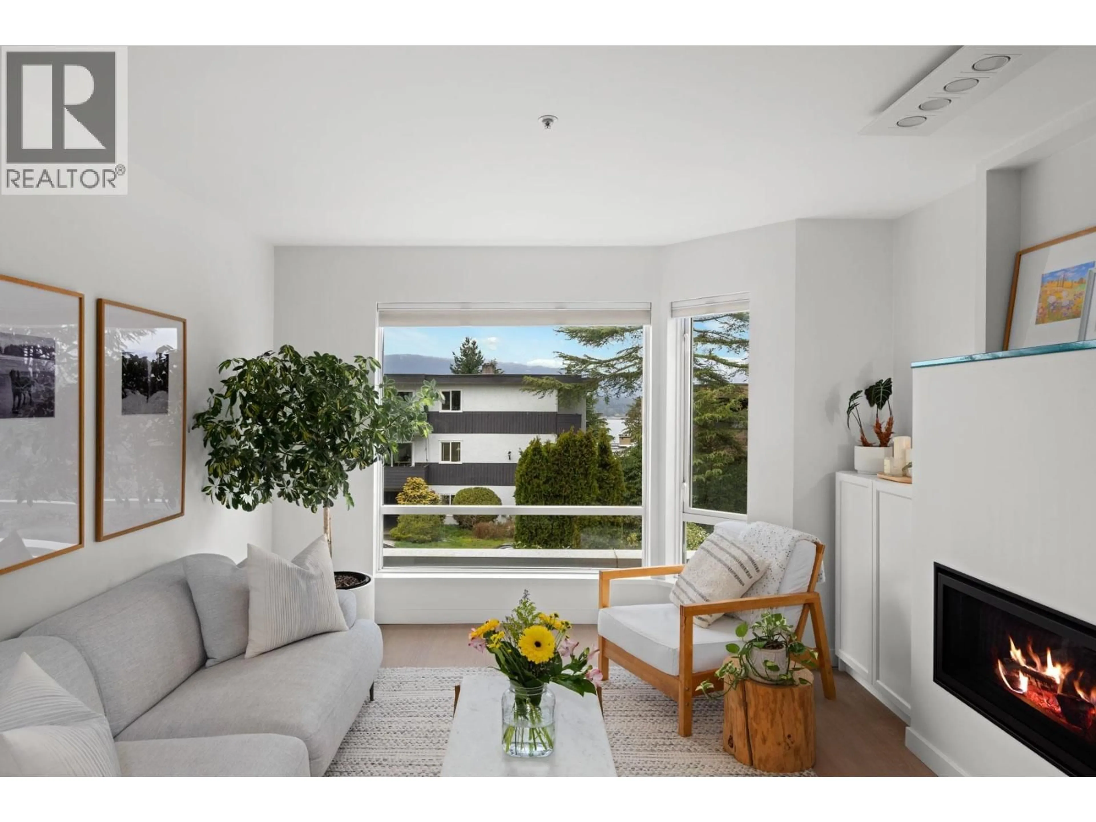 Living room with furniture, unknown for 201 - 2238 2ND AVENUE, Vancouver British Columbia V6K1H9