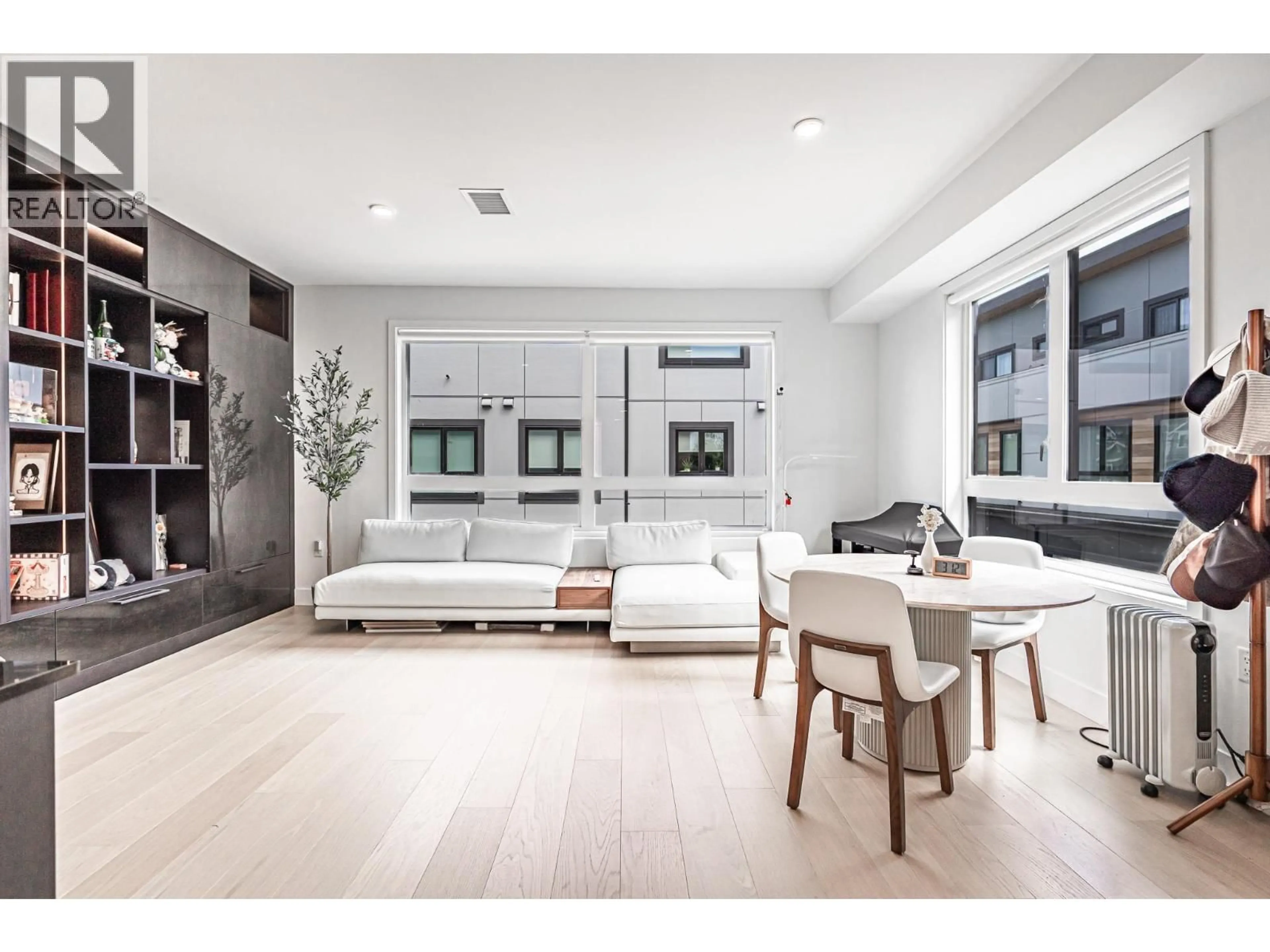 Living room with furniture, unknown for 4 - 9099 NO. 2 ROAD, Richmond British Columbia V7E2C6