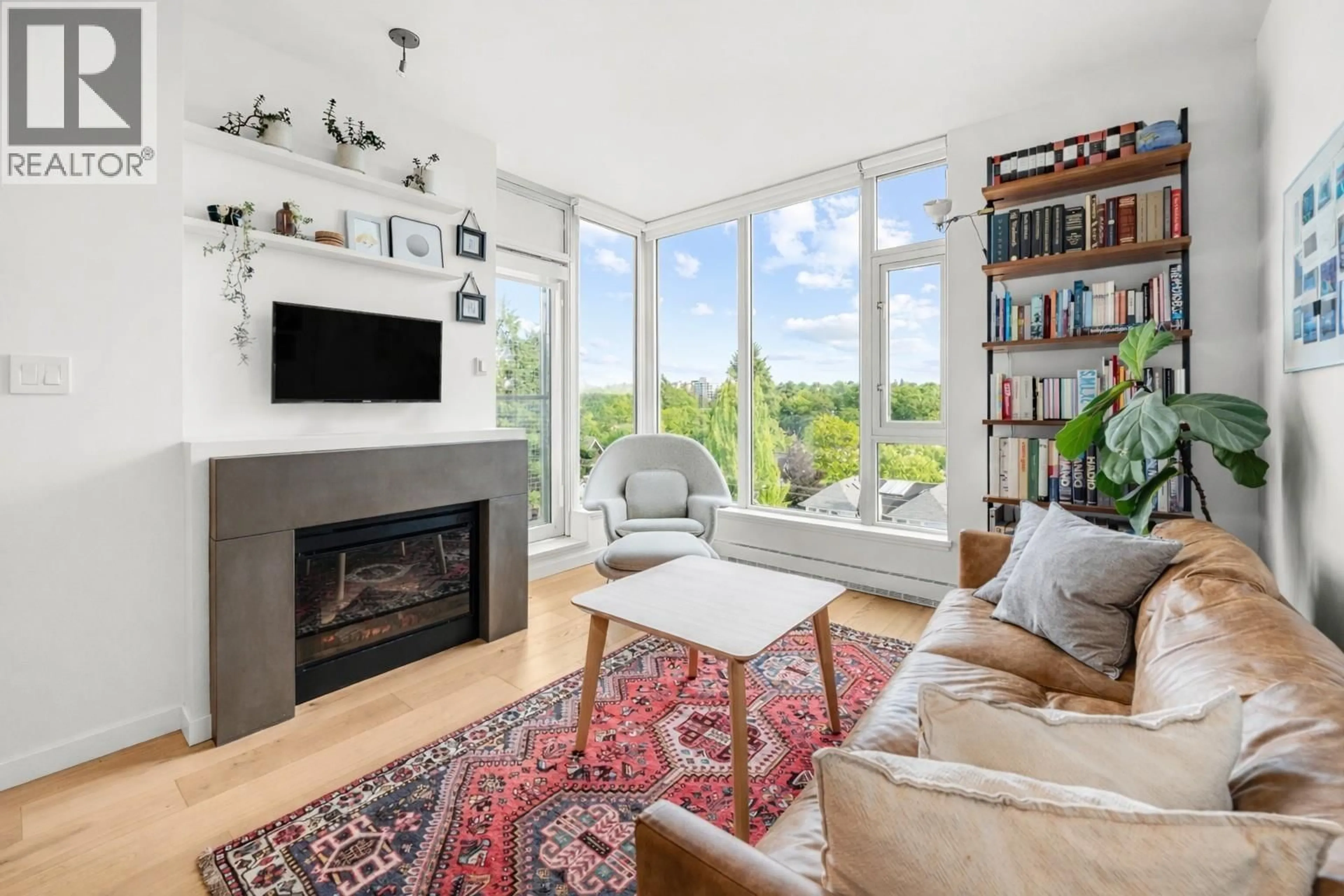 Living room with furniture, unknown for 607 - 2528 MAPLE STREET, Vancouver British Columbia V6J0B5