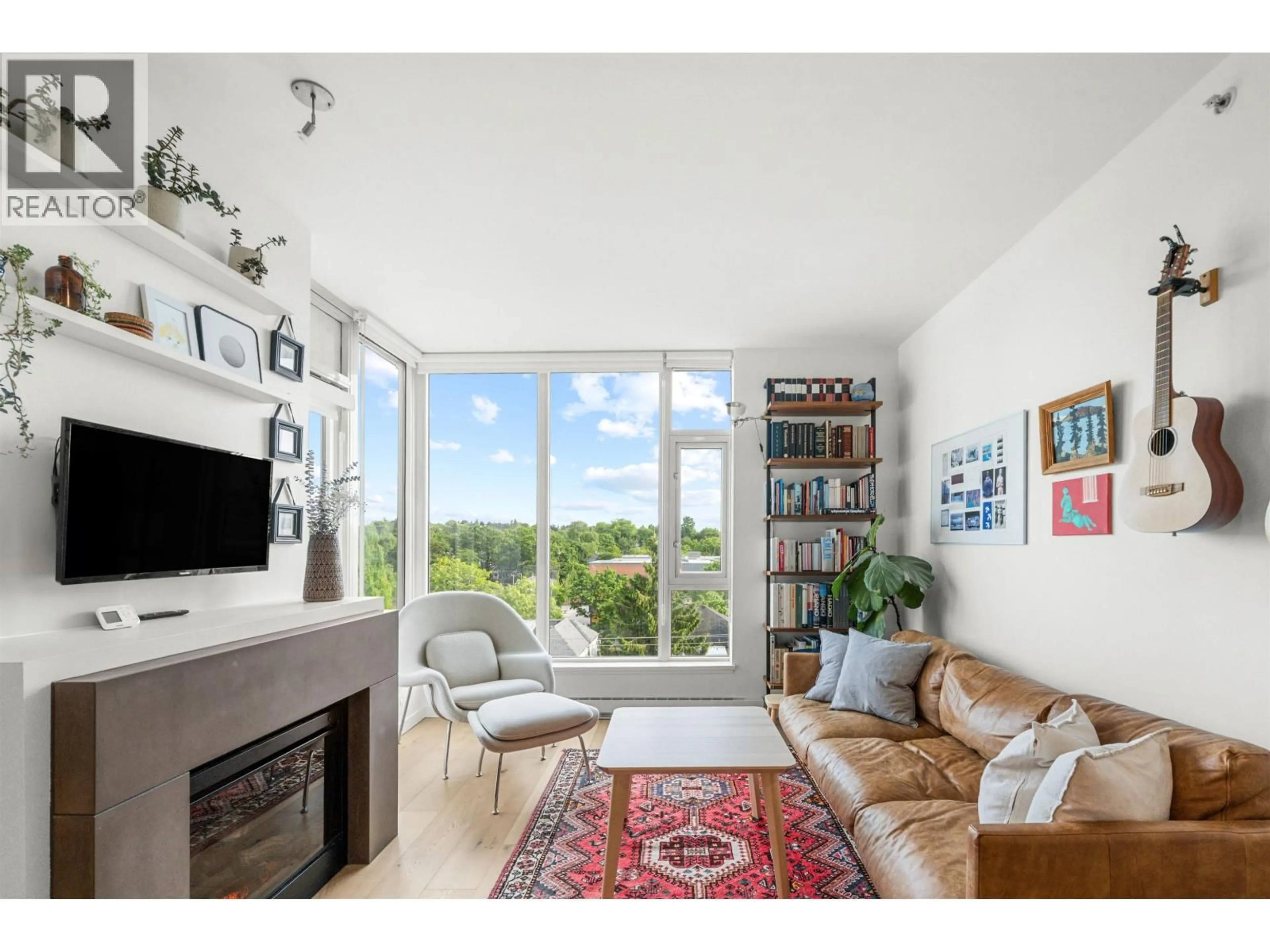 Living room with furniture, unknown for 607 - 2528 MAPLE STREET, Vancouver British Columbia V6J0B5