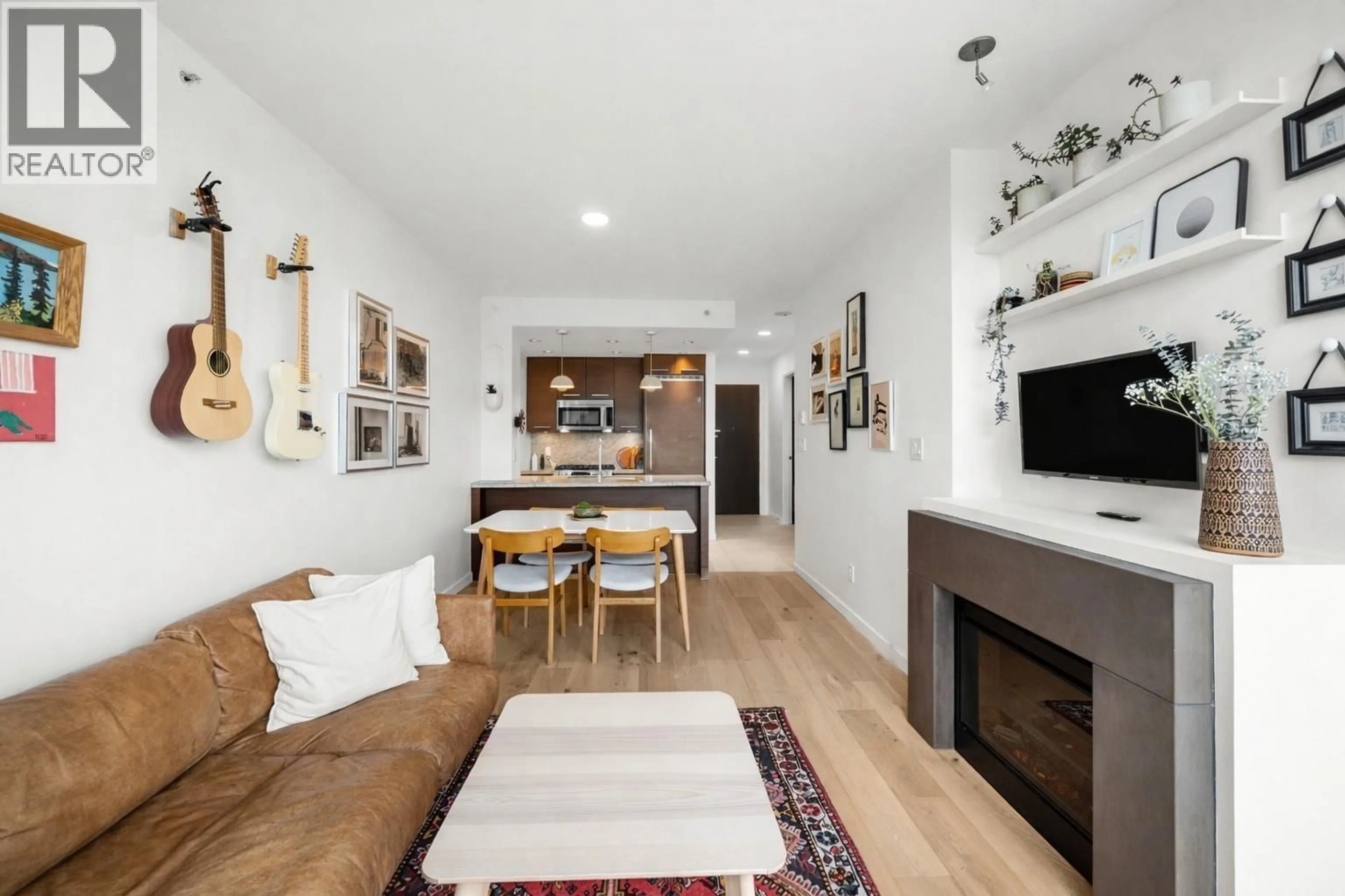 Living room with furniture, unknown for 607 - 2528 MAPLE STREET, Vancouver British Columbia V6J0B5