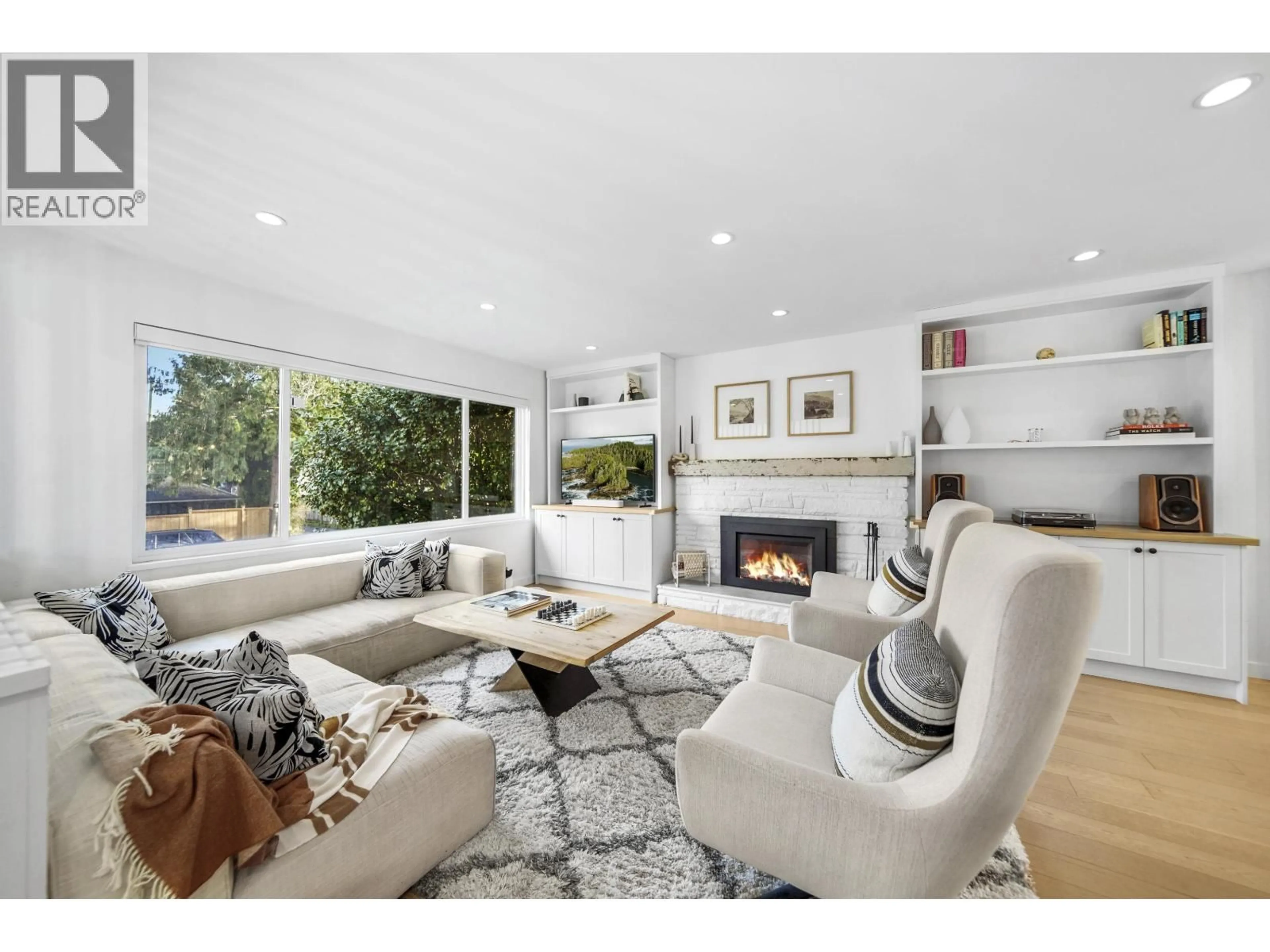 Living room with furniture, unknown for 4921 CHESTER STREET, Vancouver British Columbia V5W3A7