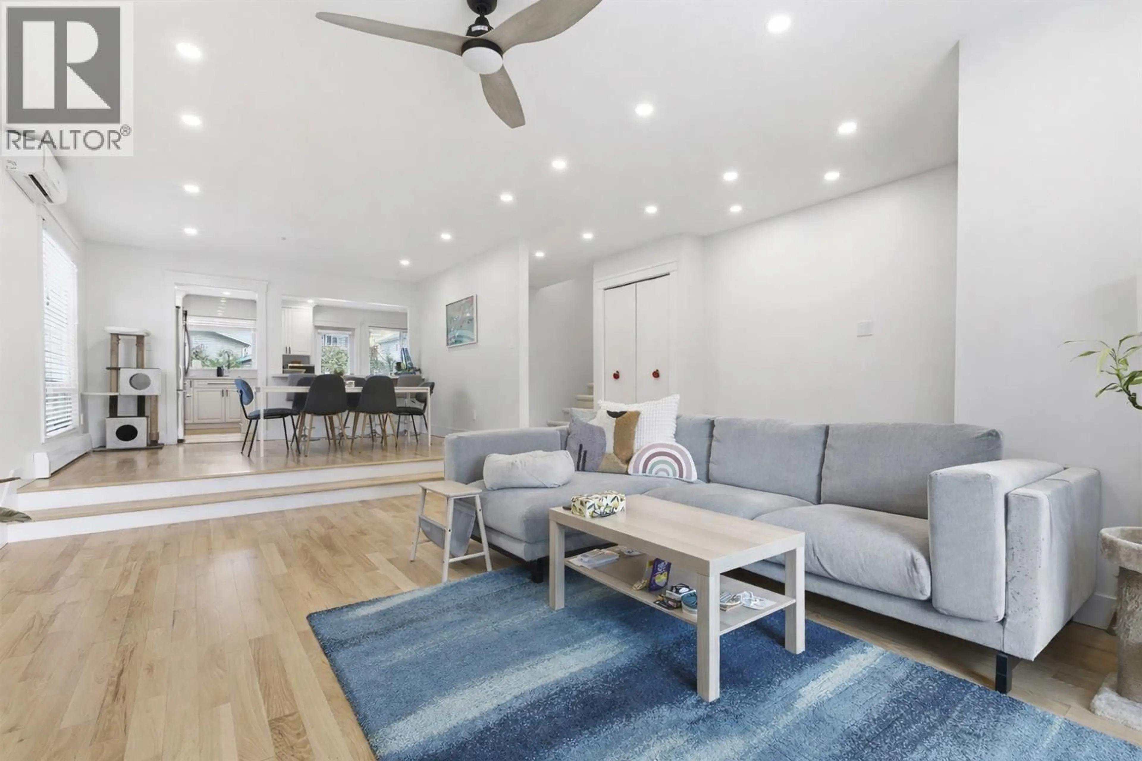 Living room with furniture, unknown for 2115 LONDON STREET, New Westminster British Columbia V3M3E8