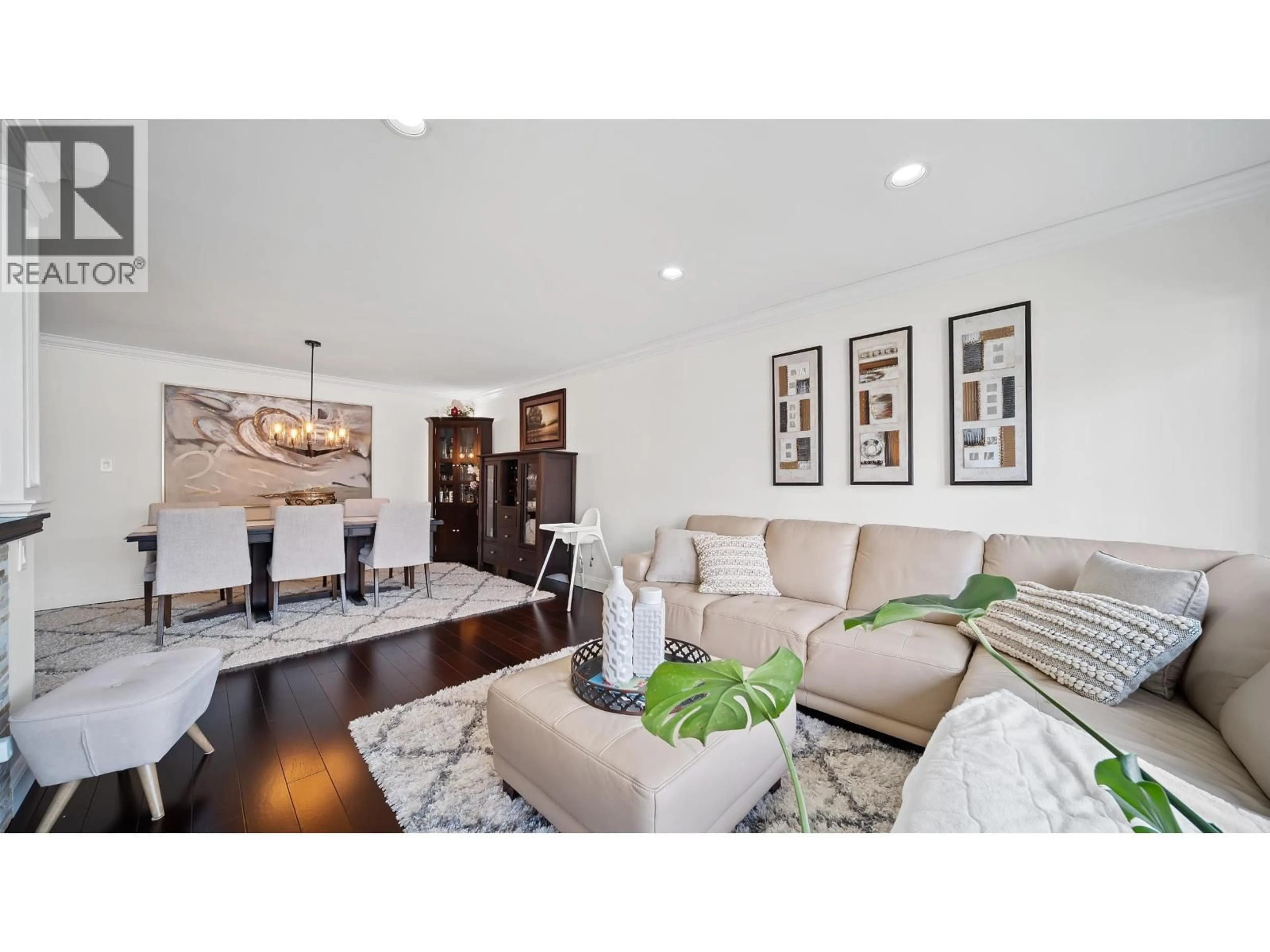 Living room with furniture, unknown for 3220 DUNKIRK AVENUE, Coquitlam British Columbia V3E1G5