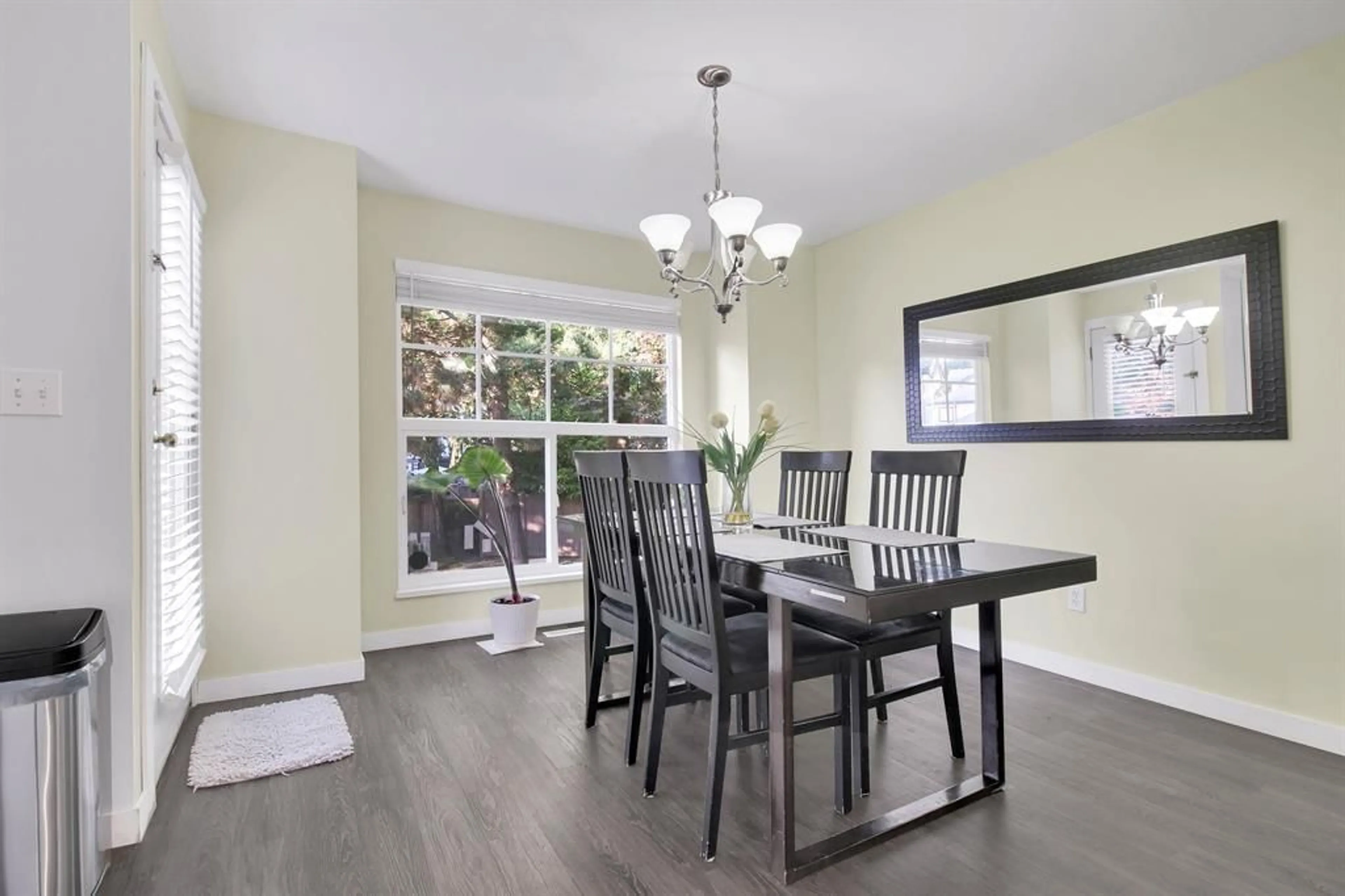 Dining room, wood/laminate floor for 503 - 9118 149 STREET, Surrey British Columbia V3R3Z6