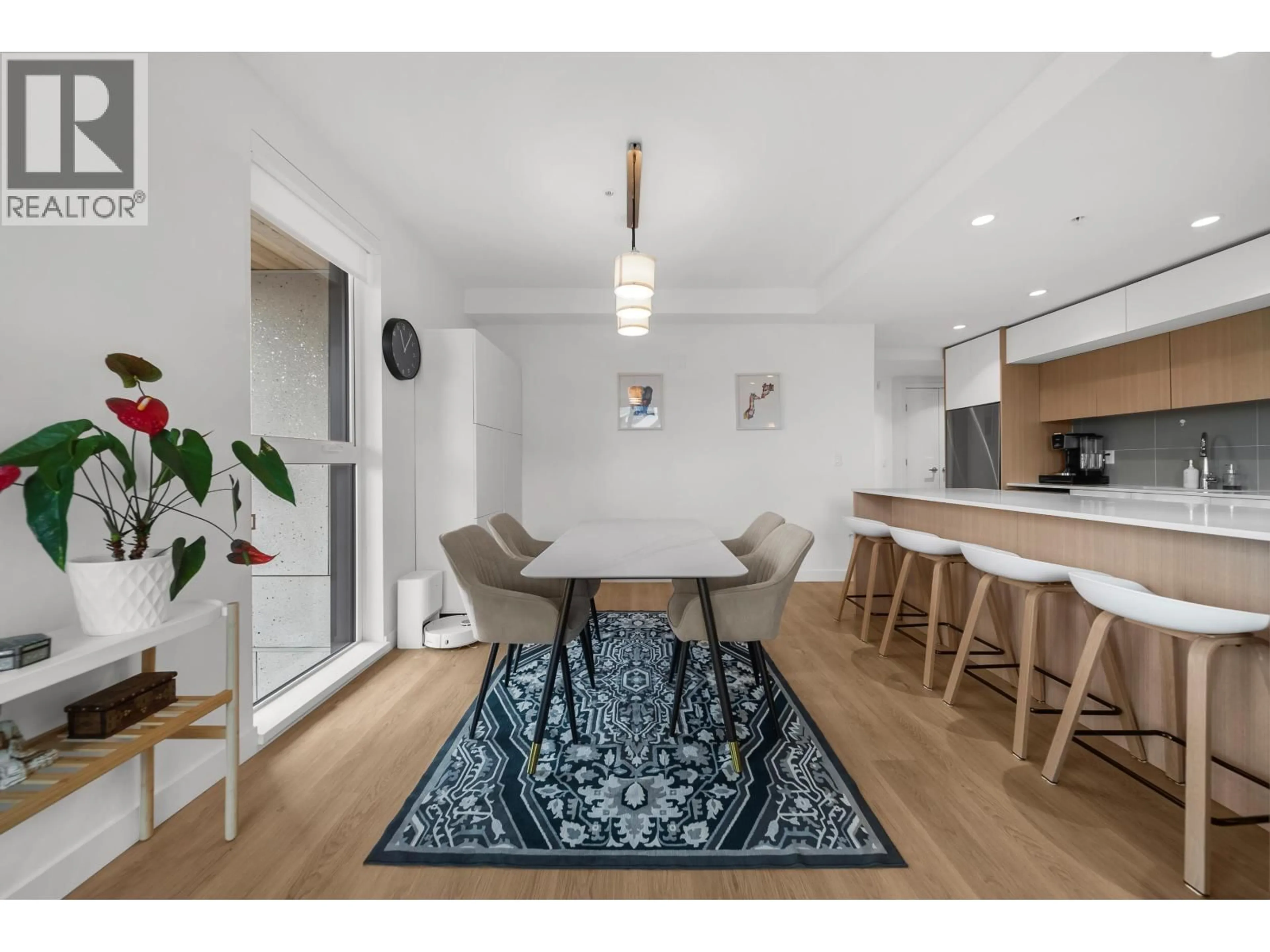 Unknown for 305 - 9580 TOWER ROAD, Burnaby British Columbia V5A0G5