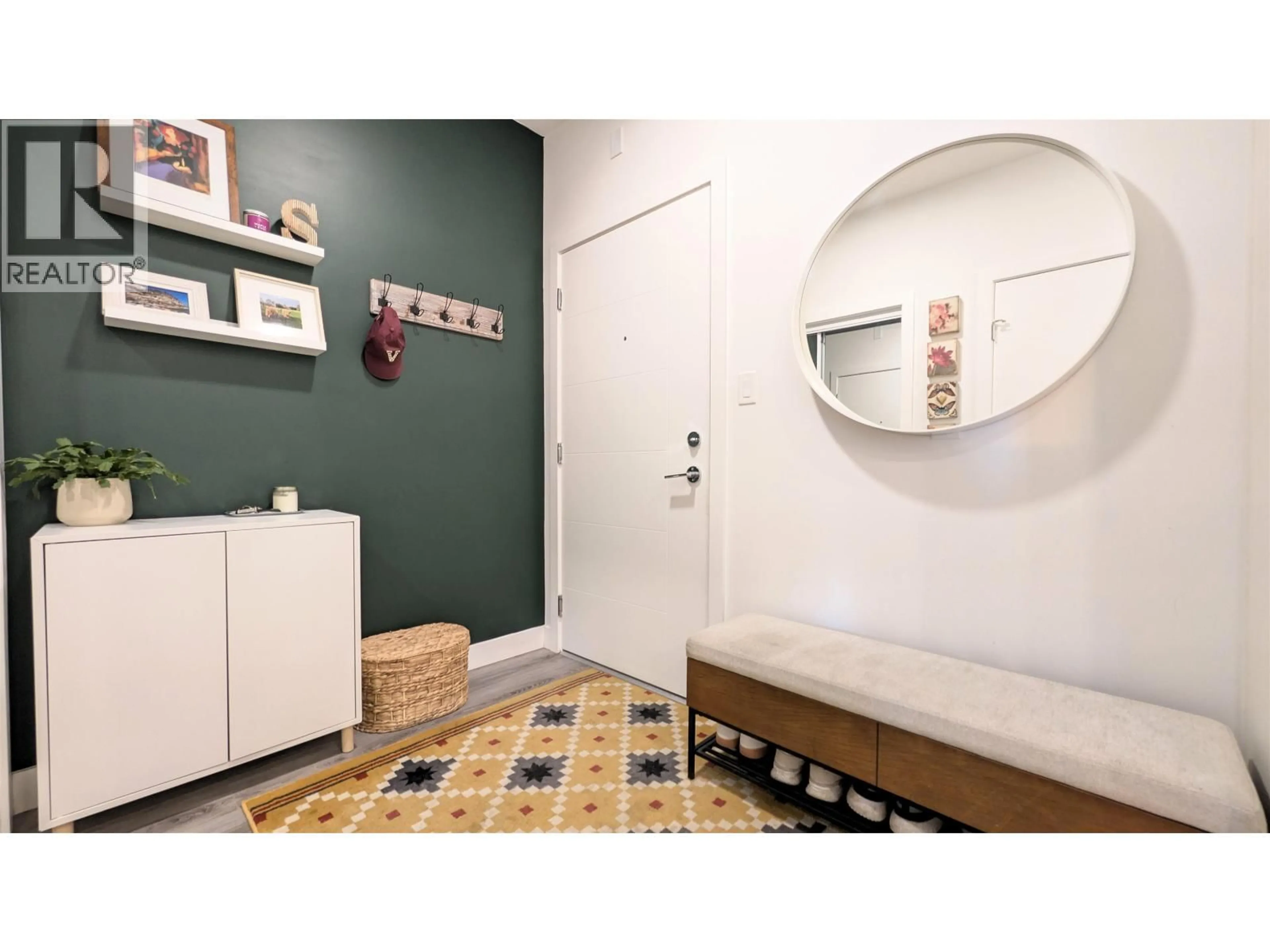 Indoor entryway for 402 - 700 CLARKE ROAD, Coquitlam British Columbia V3J0K5