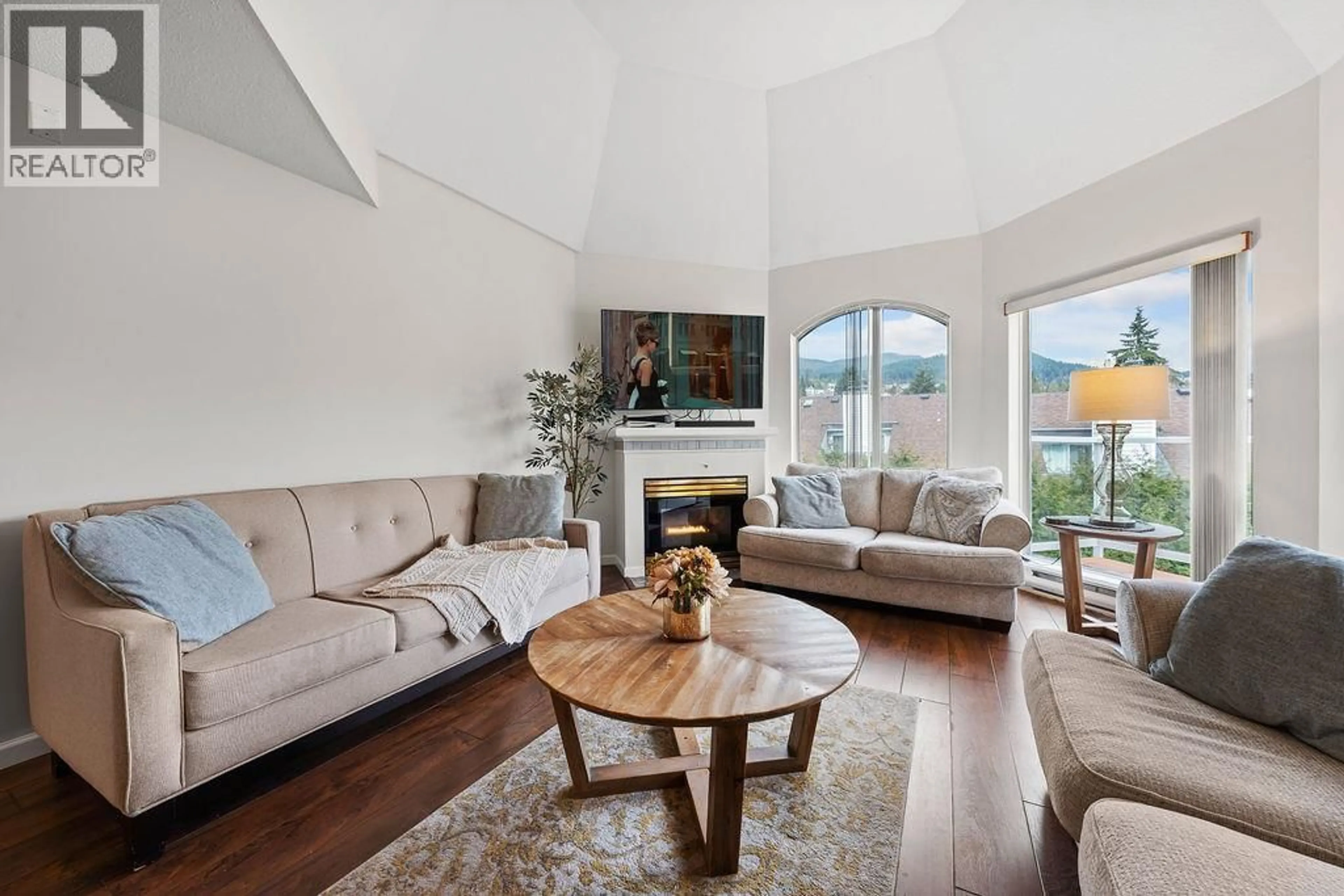 Living room with furniture, unknown for 413 - 1220 LASALLE PLACE, Coquitlam British Columbia V3B7L6