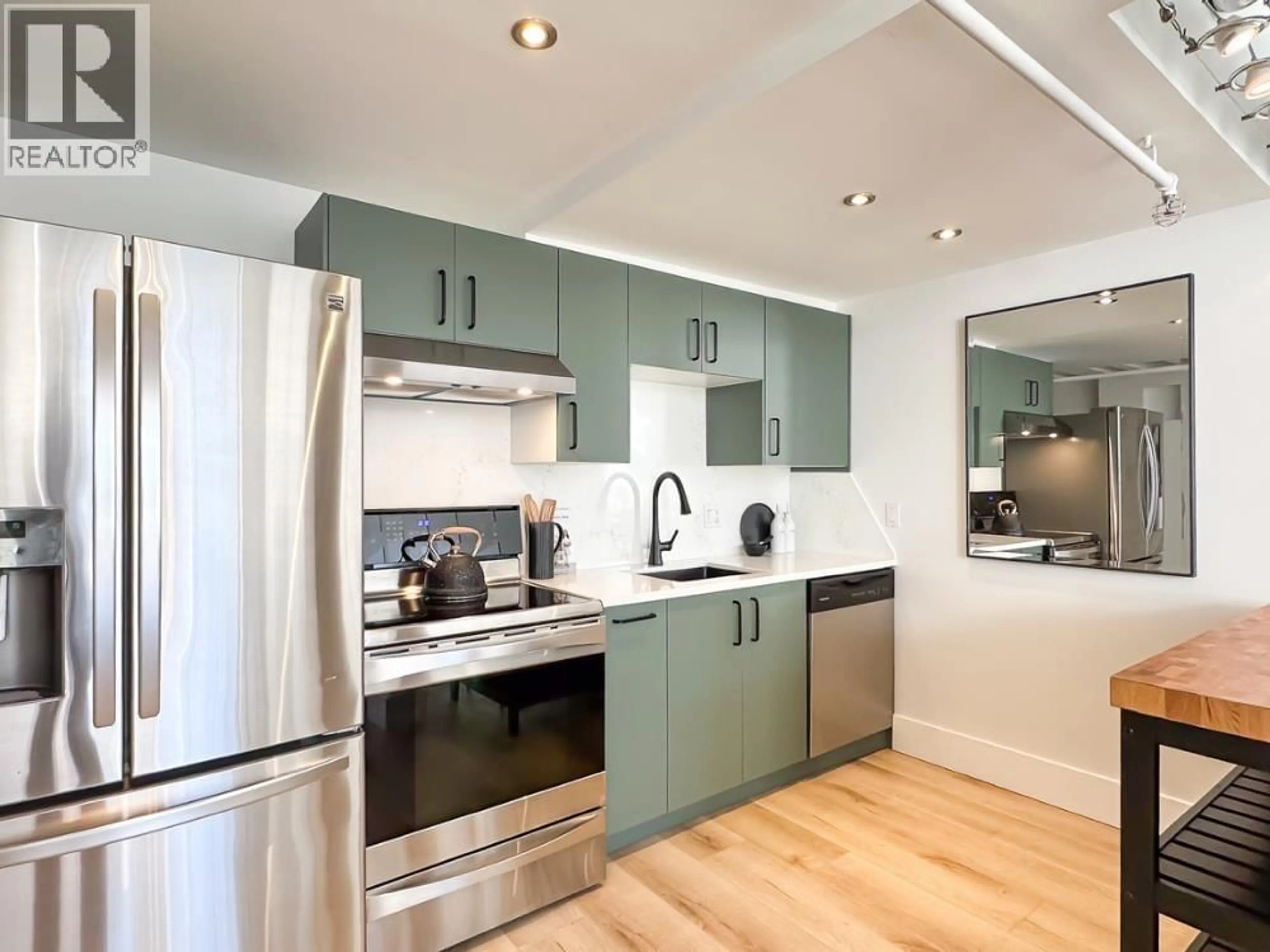 Open concept kitchen, unknown for 315 - 336 1ST AVENUE, Vancouver British Columbia V5T4R6